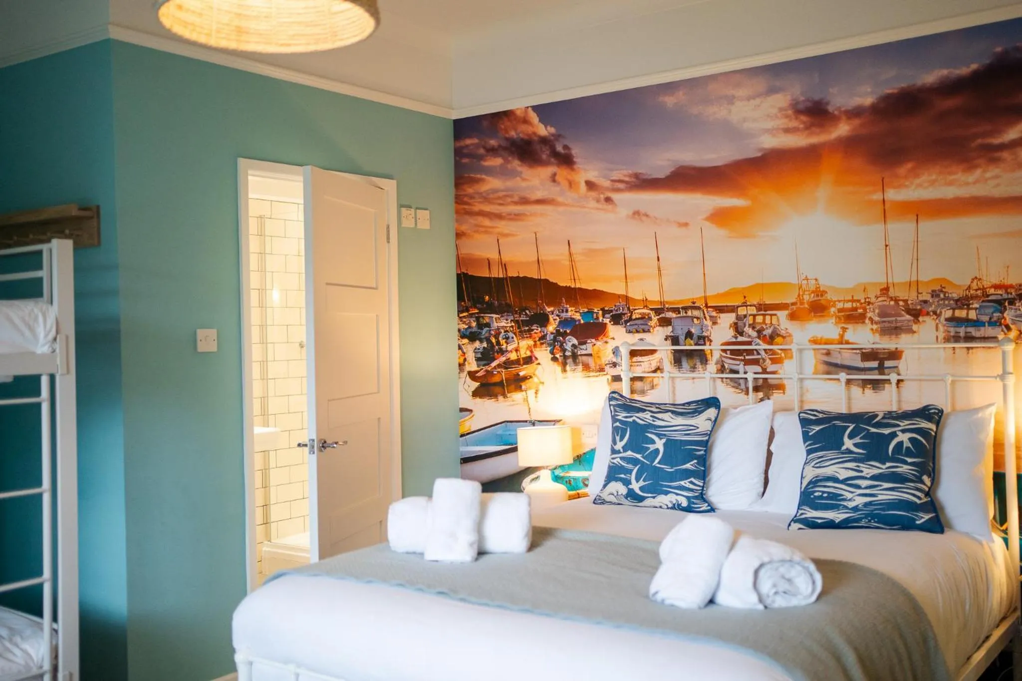 Bedroom, Bed in The Royal Lion Hotel