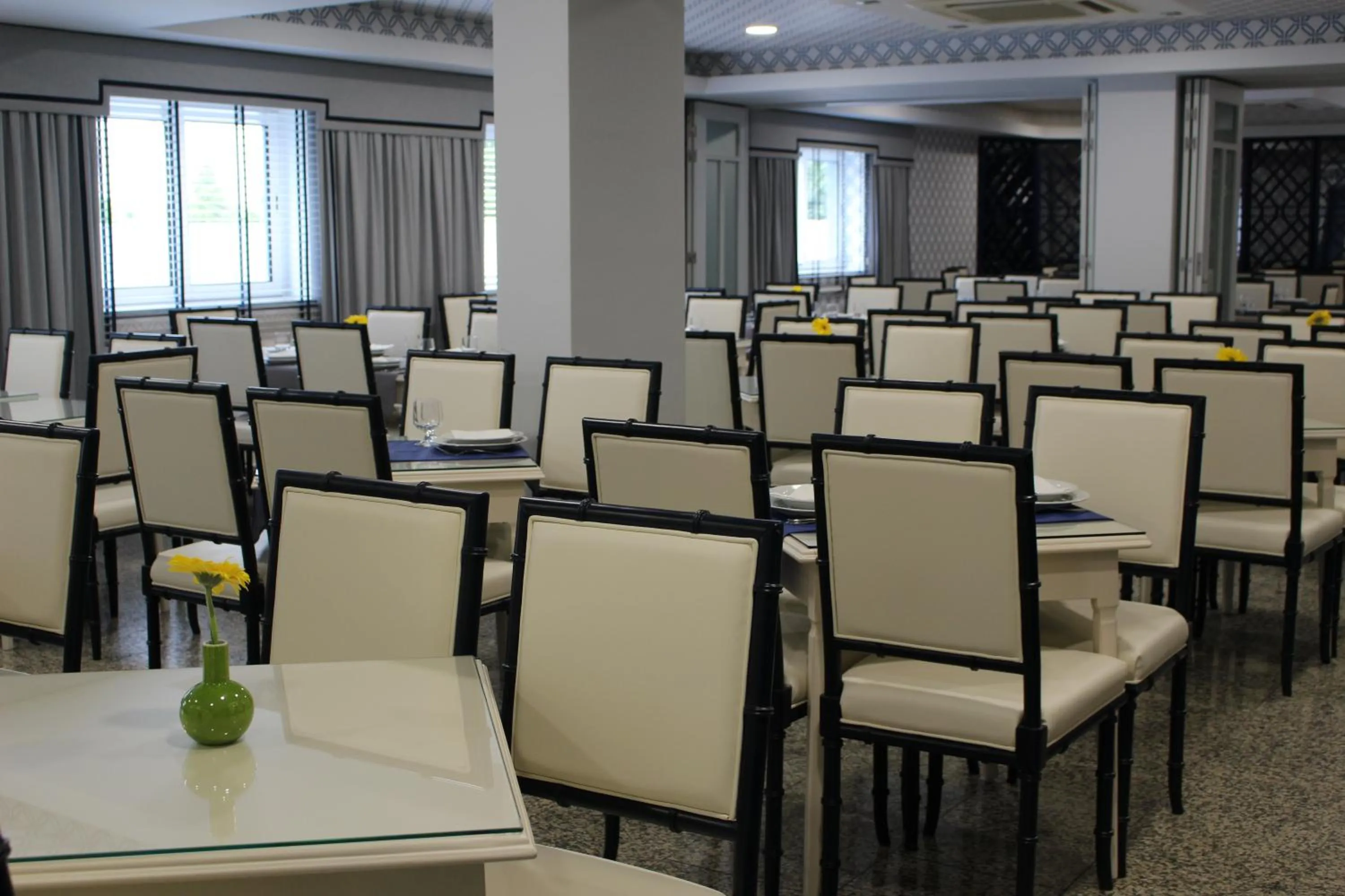 Restaurant/places to eat in Coração de Fatima Boutique Hotel