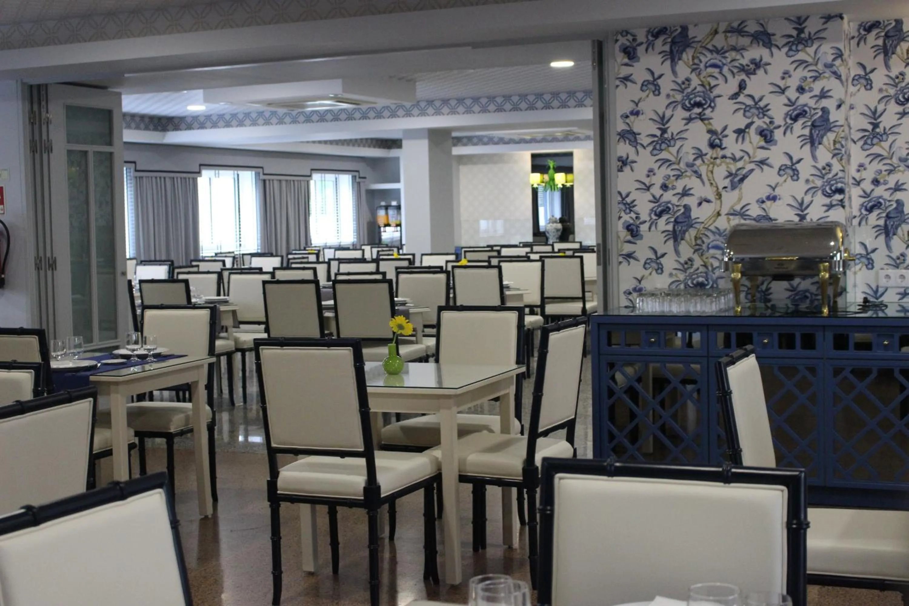Restaurant/places to eat in Coração de Fatima Boutique Hotel