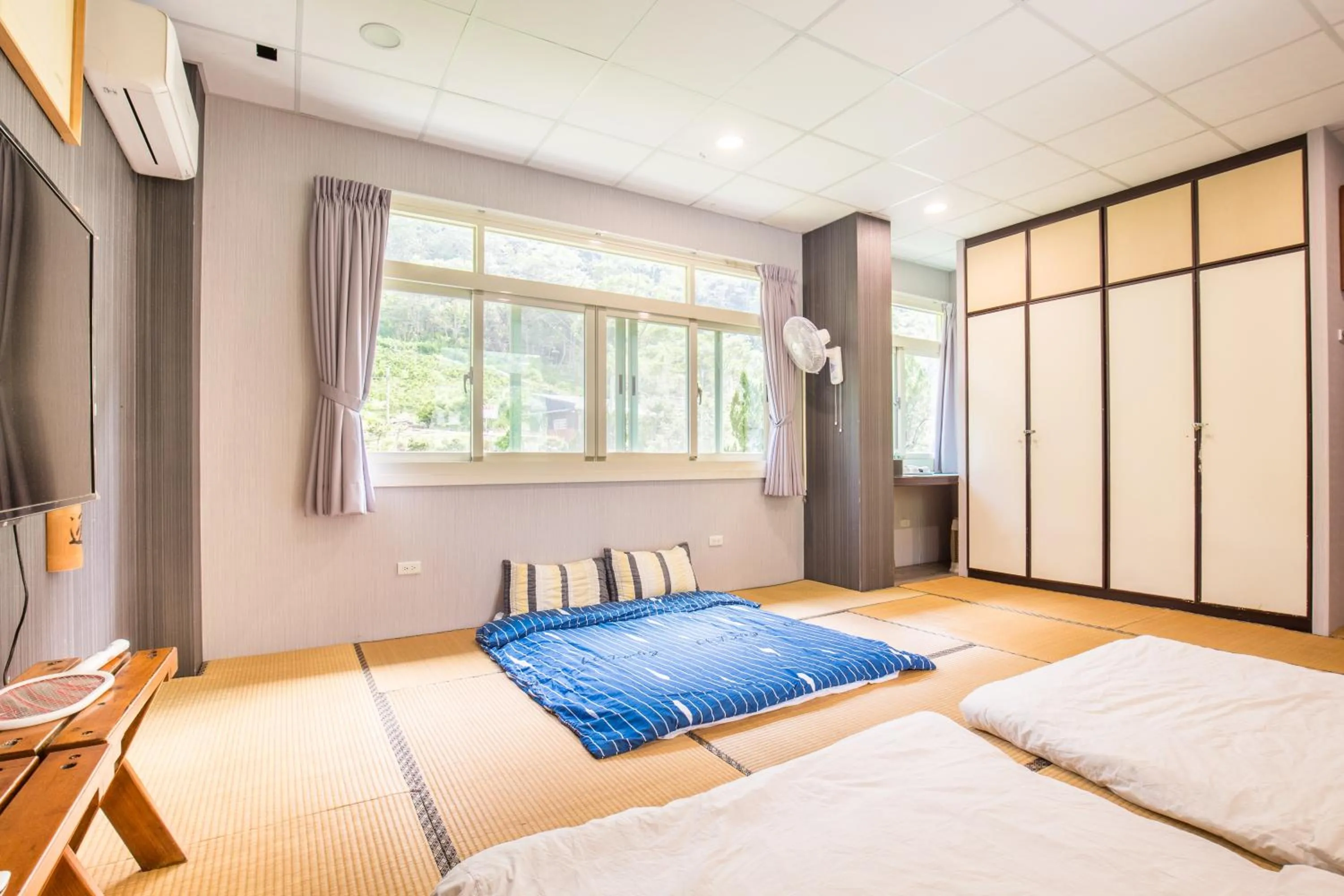 Family Room with Private Bathroom in Song Hua Ju B&B