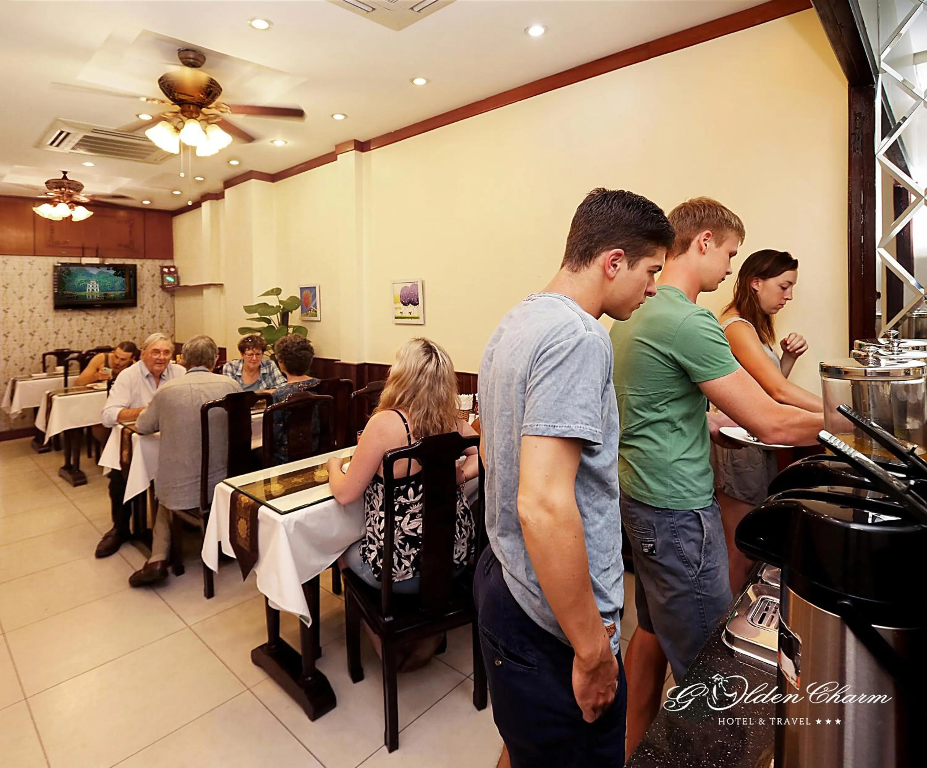 Restaurant/places to eat in Hanoi Golden Charm Hotel