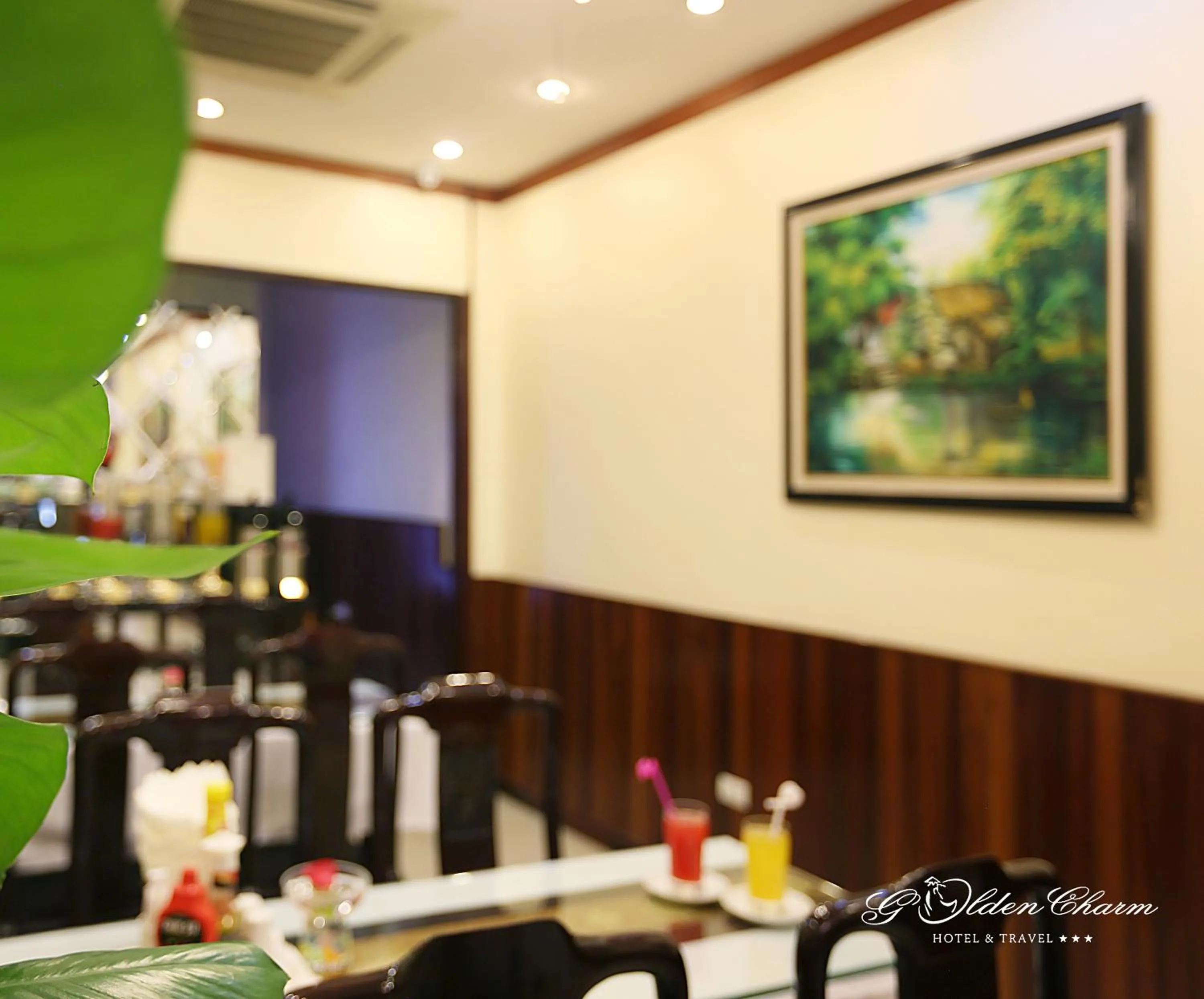 Restaurant/places to eat in Hanoi Golden Charm Hotel