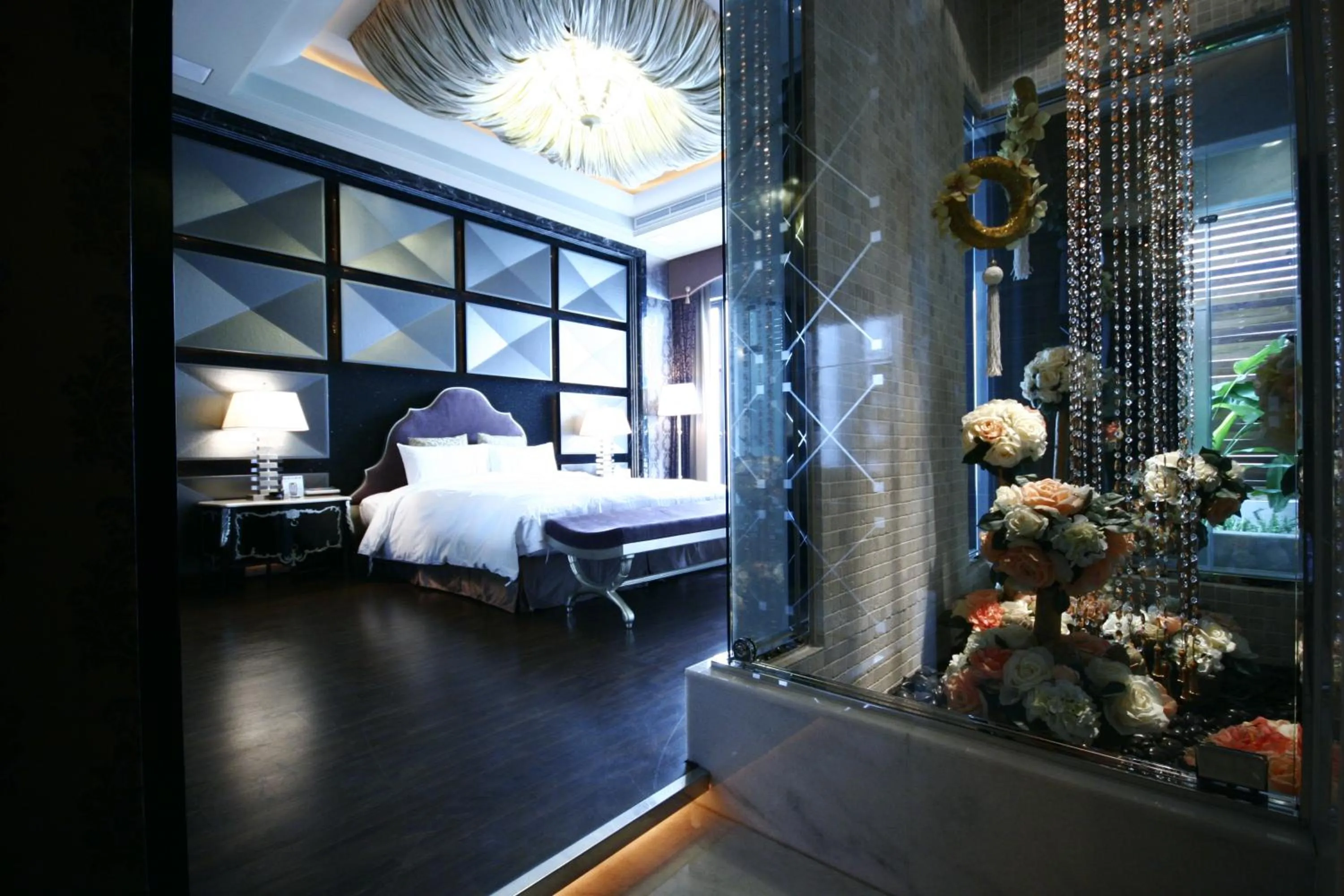 Bed in The Yorker Deluxe Motel