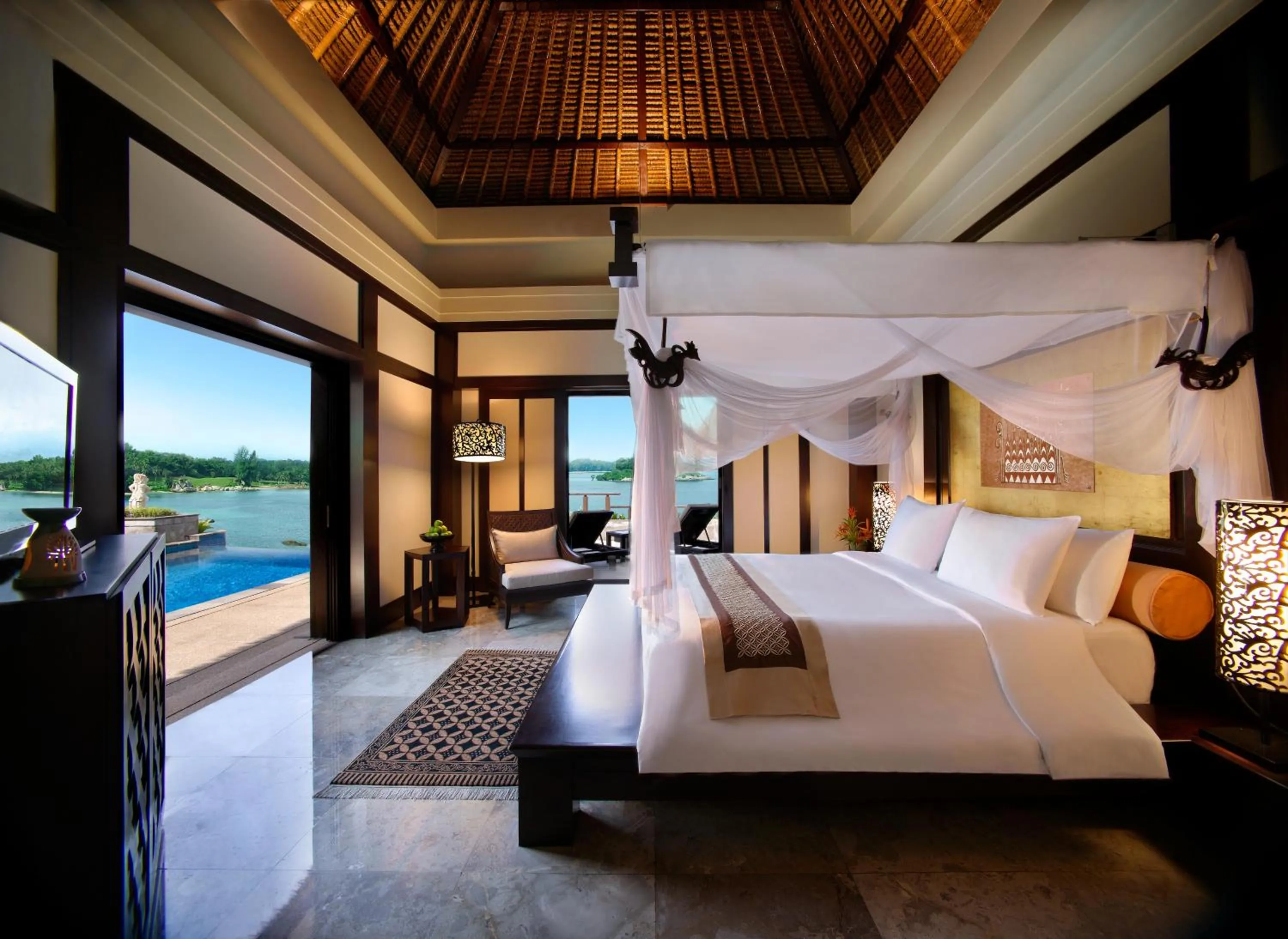 Photo of the whole room, Bed in Banyan Tree Bintan