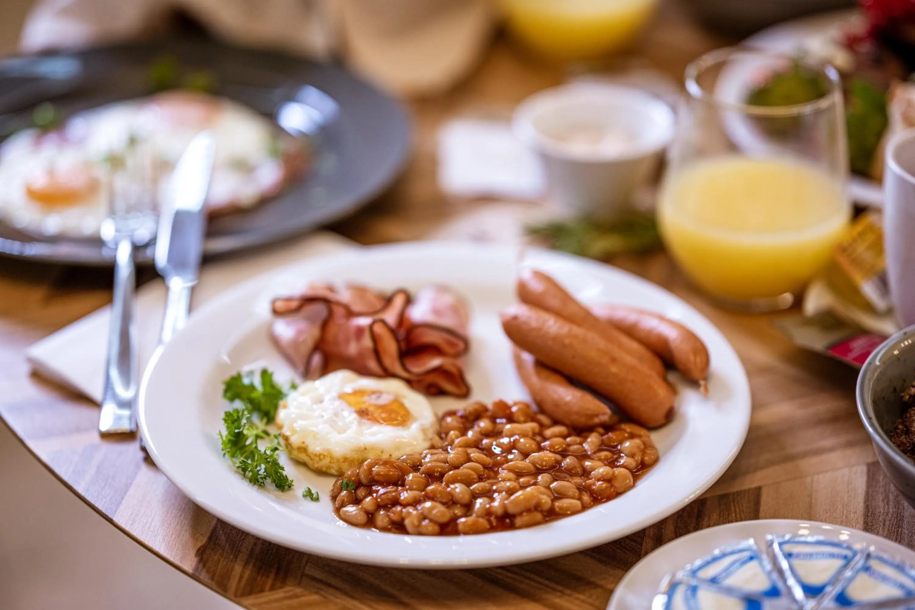 Restaurant/places to eat in Harmony Club Hotel