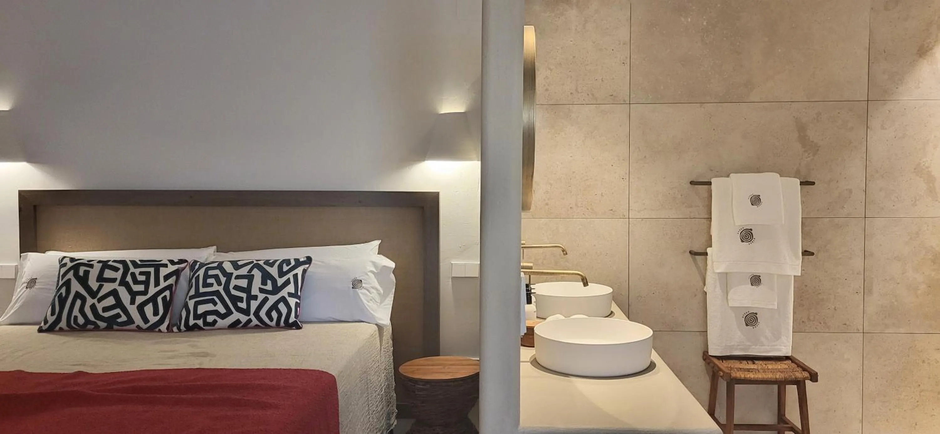 Bathroom, Bed in Boutique Hotel Los Limoneros