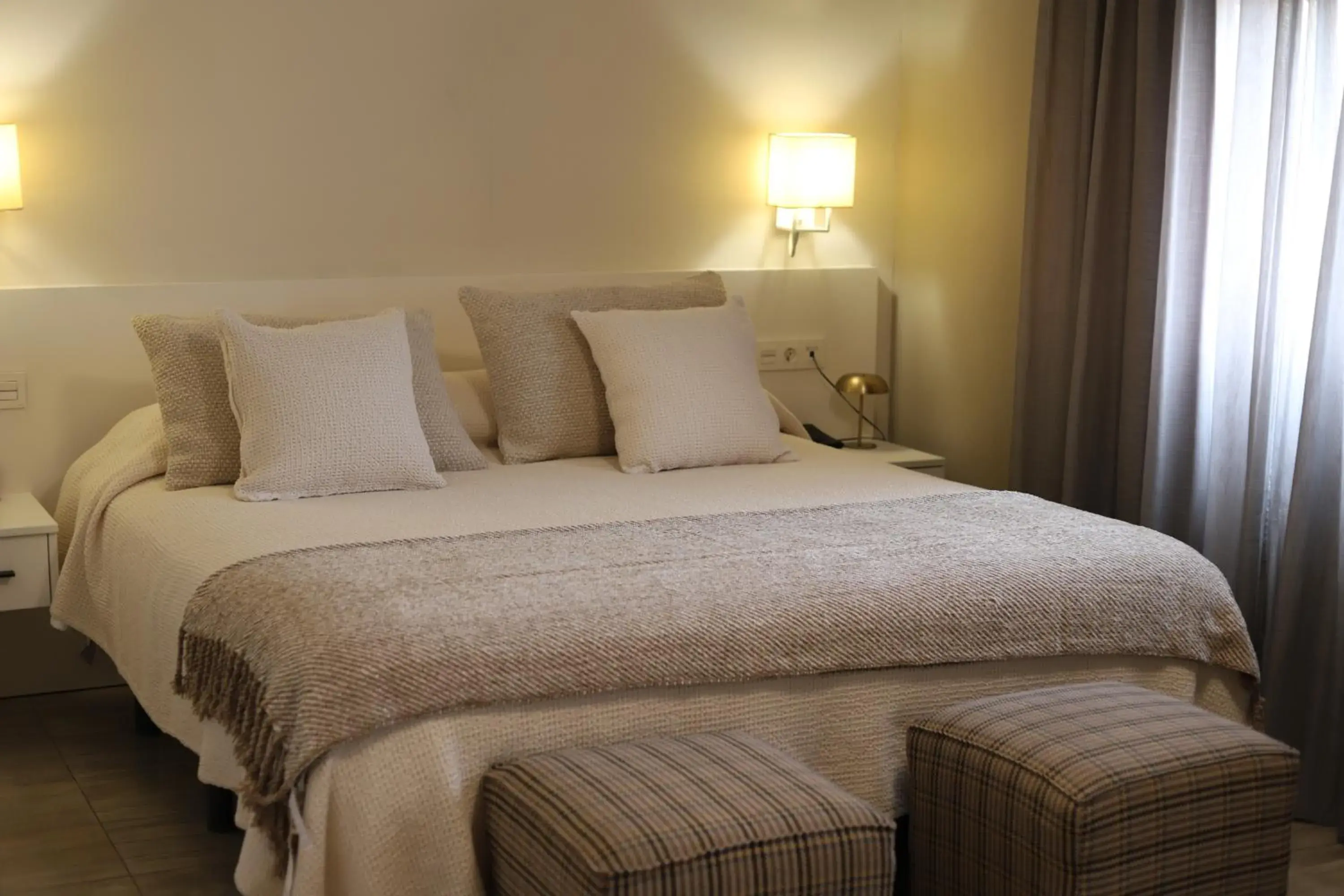 Property building, Bed in New Hotel Colon Property building, Bed in New Hotel Colon