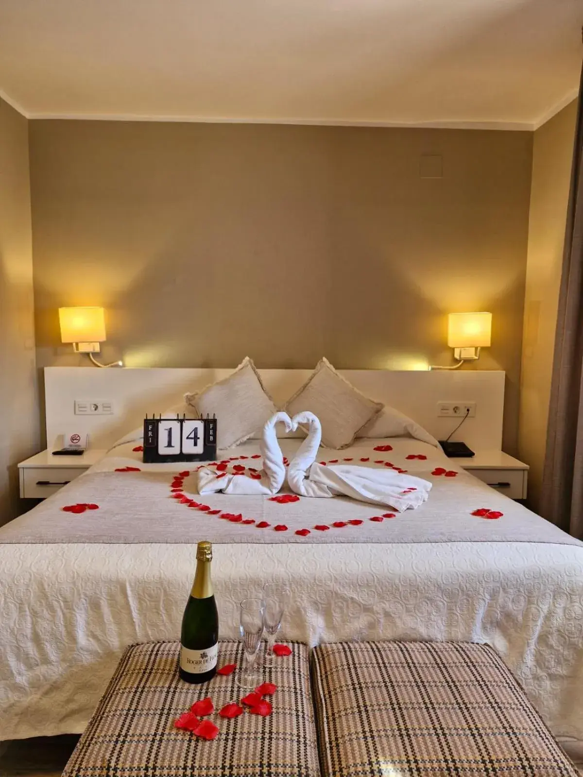 Property building, Bed in New Hotel Colon Property building, Bed in New Hotel Colon