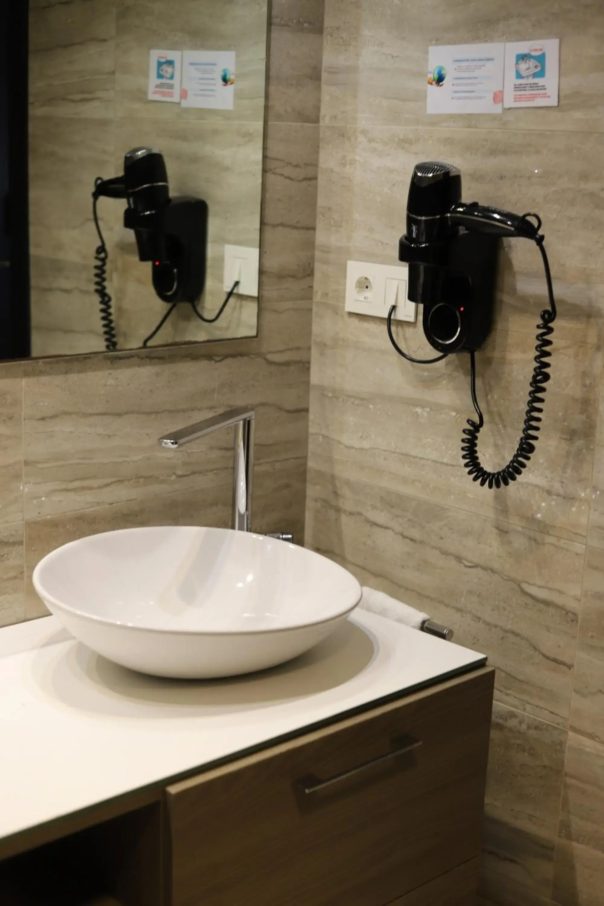 Property building in New Hotel Colon Property building in New Hotel Colon