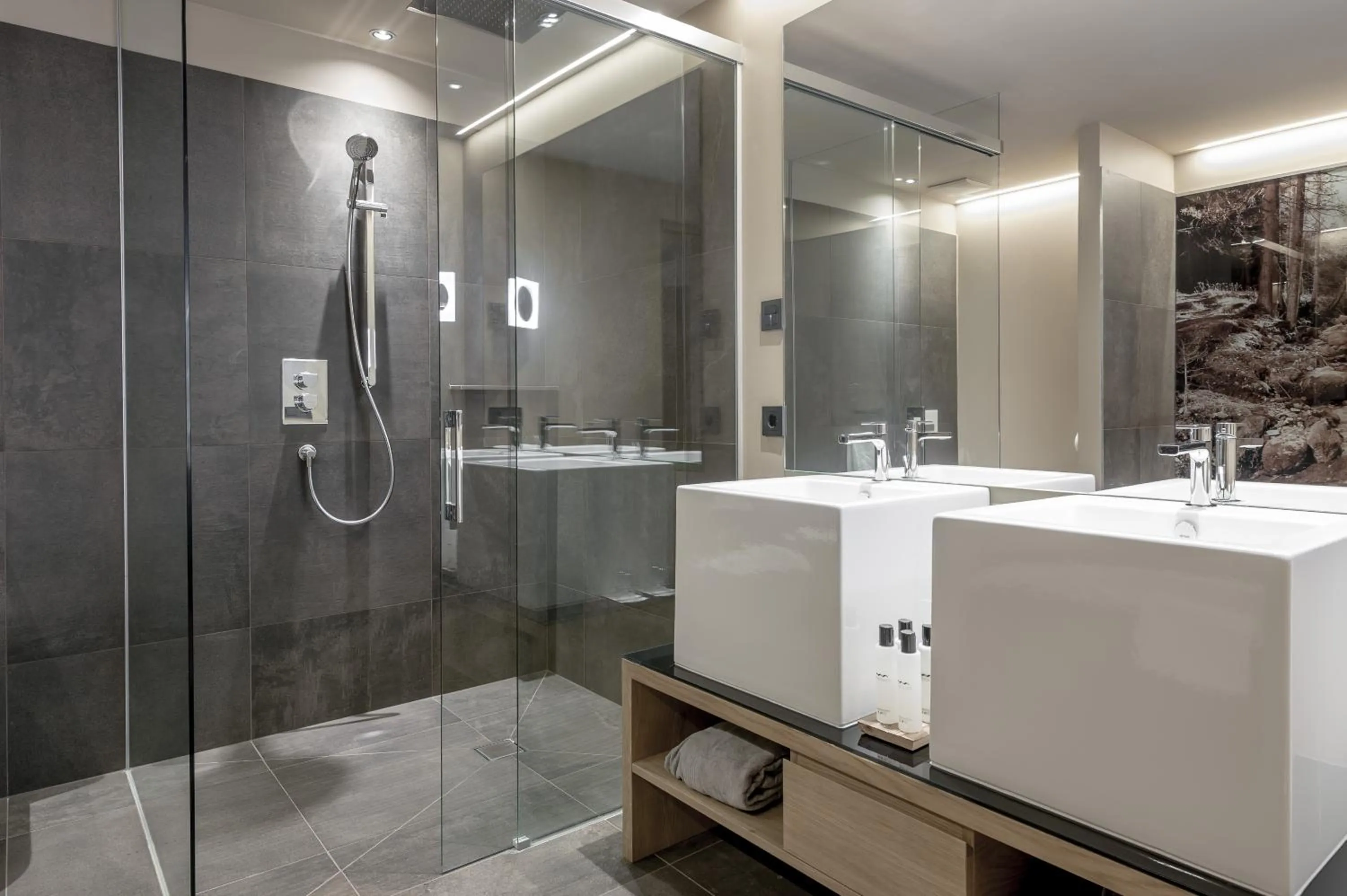 Bathroom in Gardena Grödnerhof - Hotel & Spa