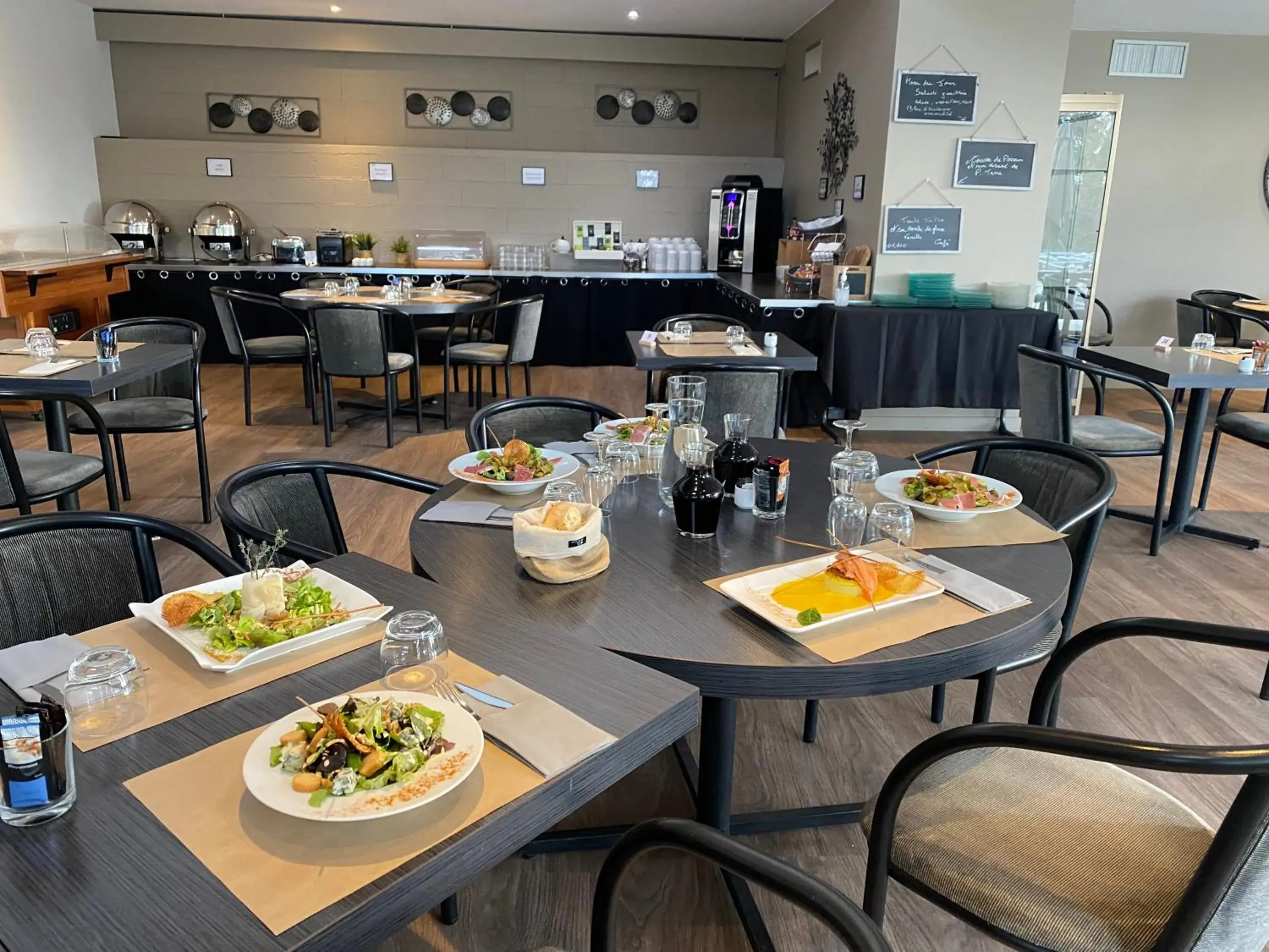 Restaurant/places to eat in Best Western Golf d'Albon Restaurant/places to eat in Best Western Golf d'Albon