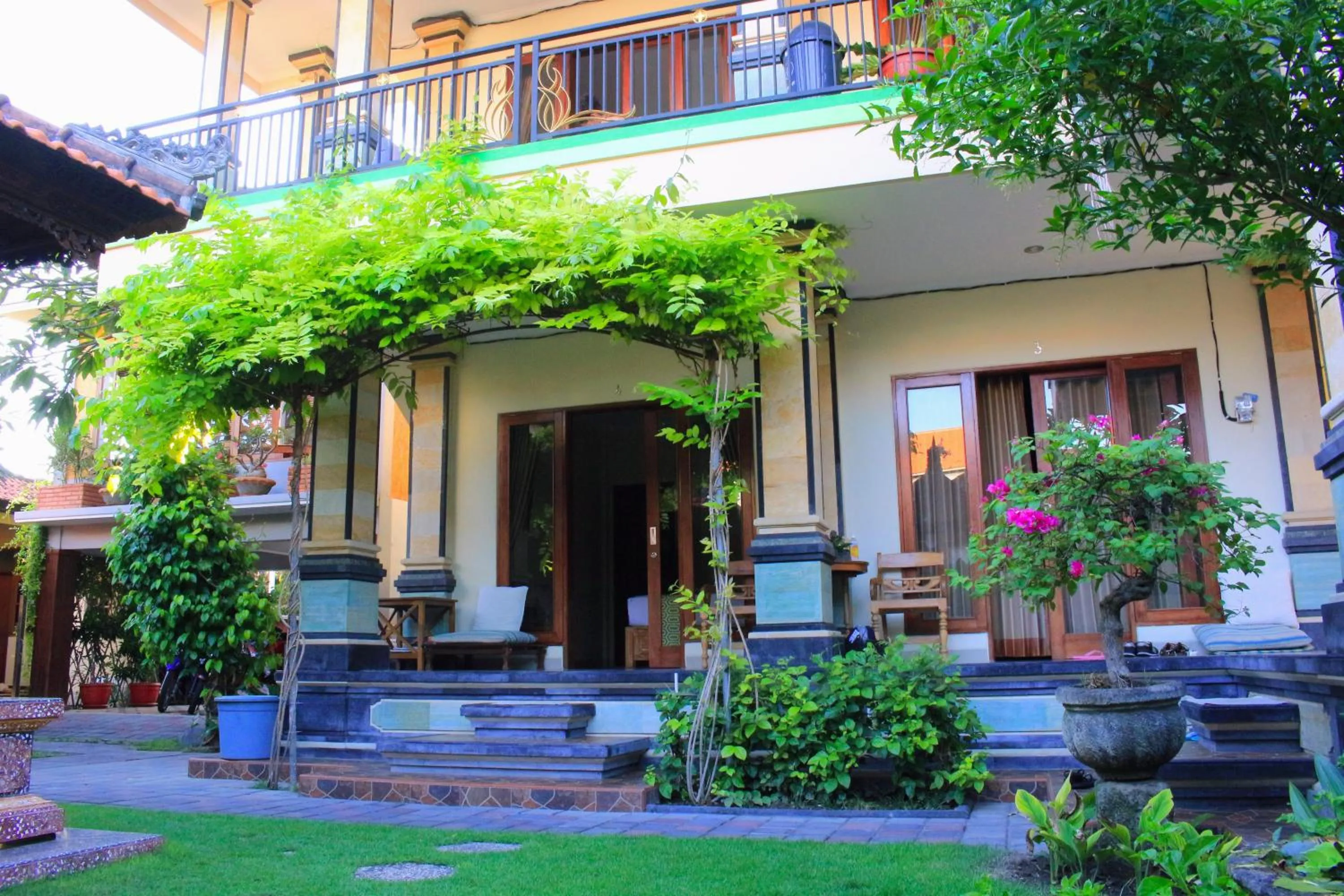Garden in CR Tris Rooms Seminyak
