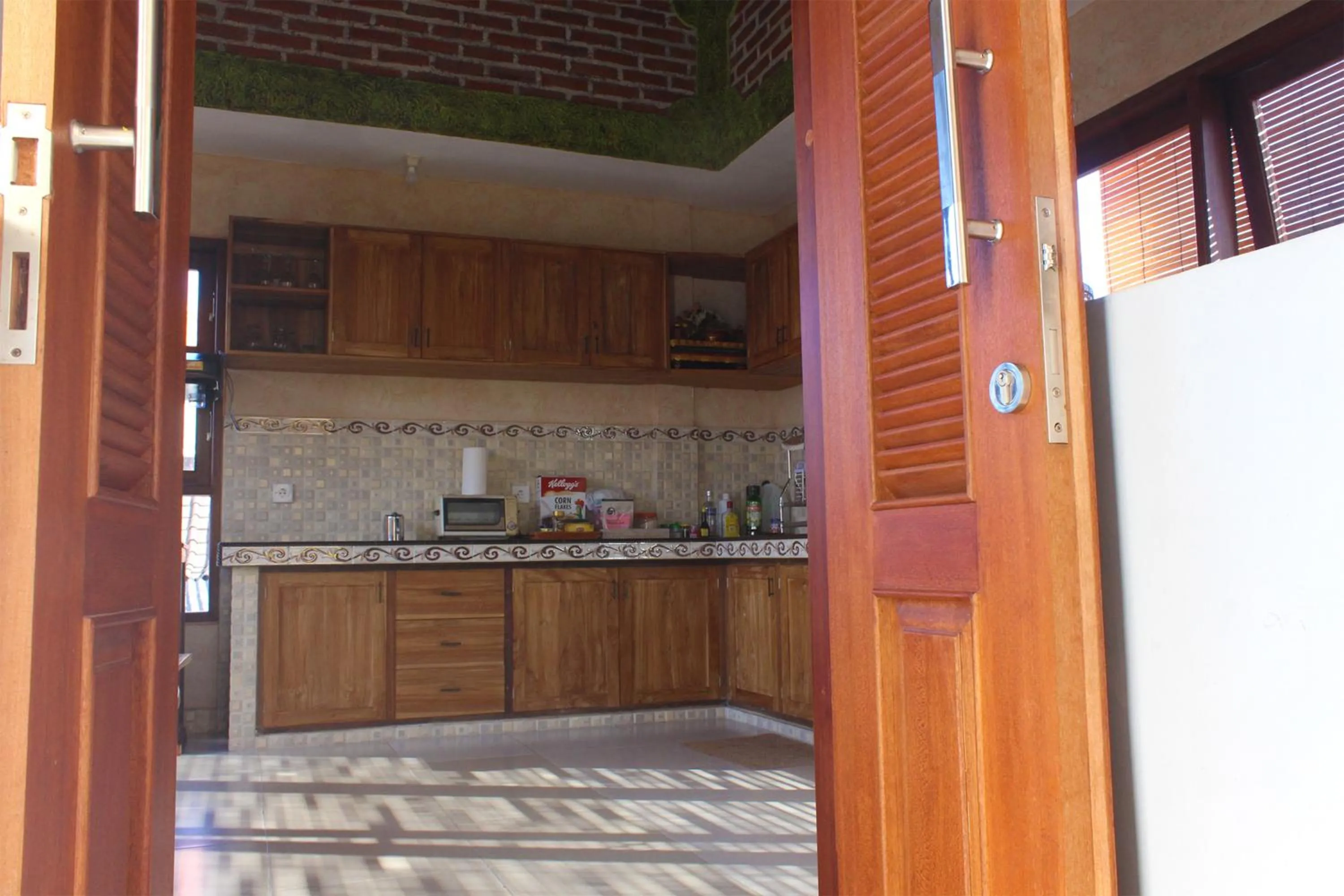 Restaurant/places to eat in CR Tris Rooms Seminyak