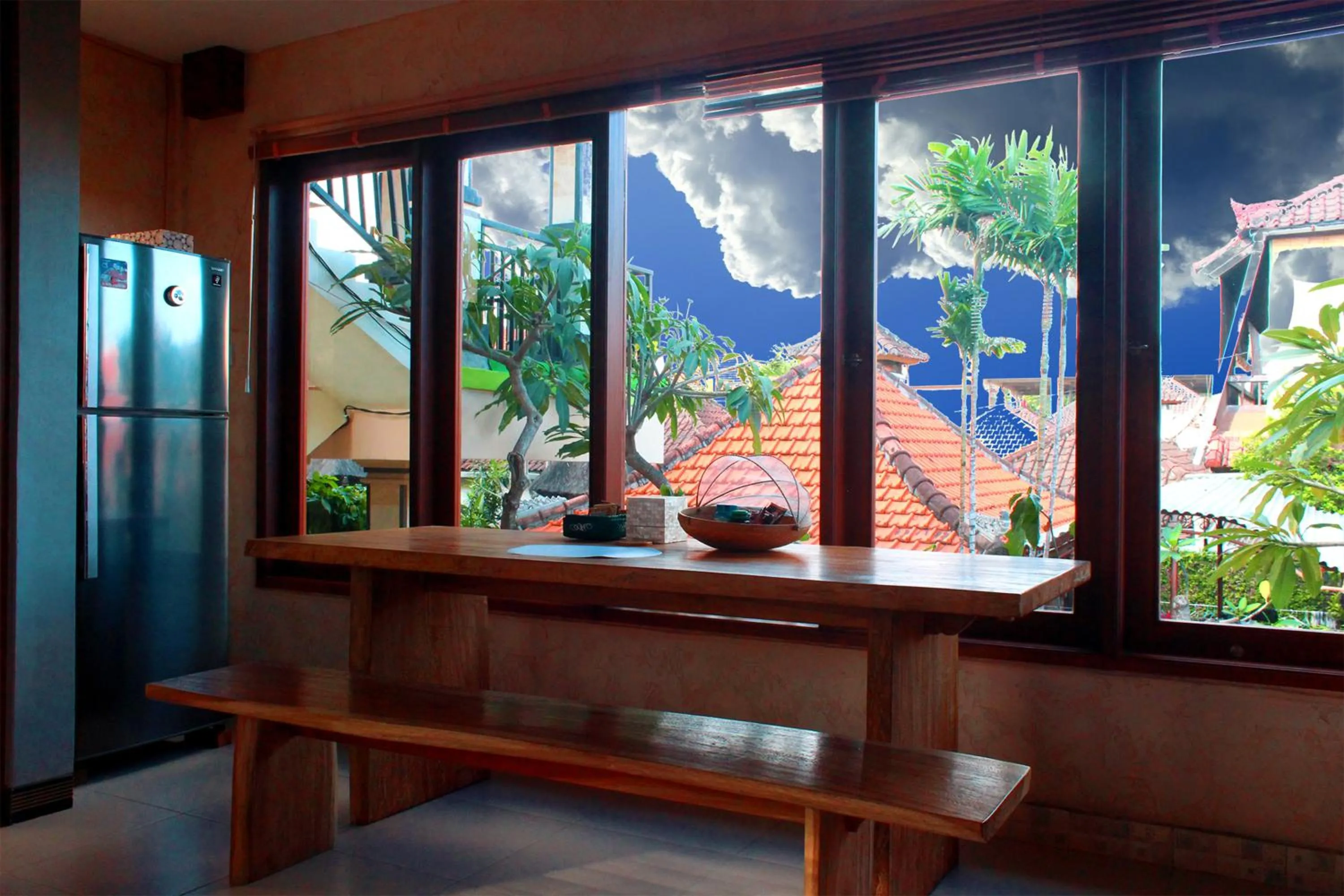 Restaurant/places to eat in CR Tris Rooms Seminyak