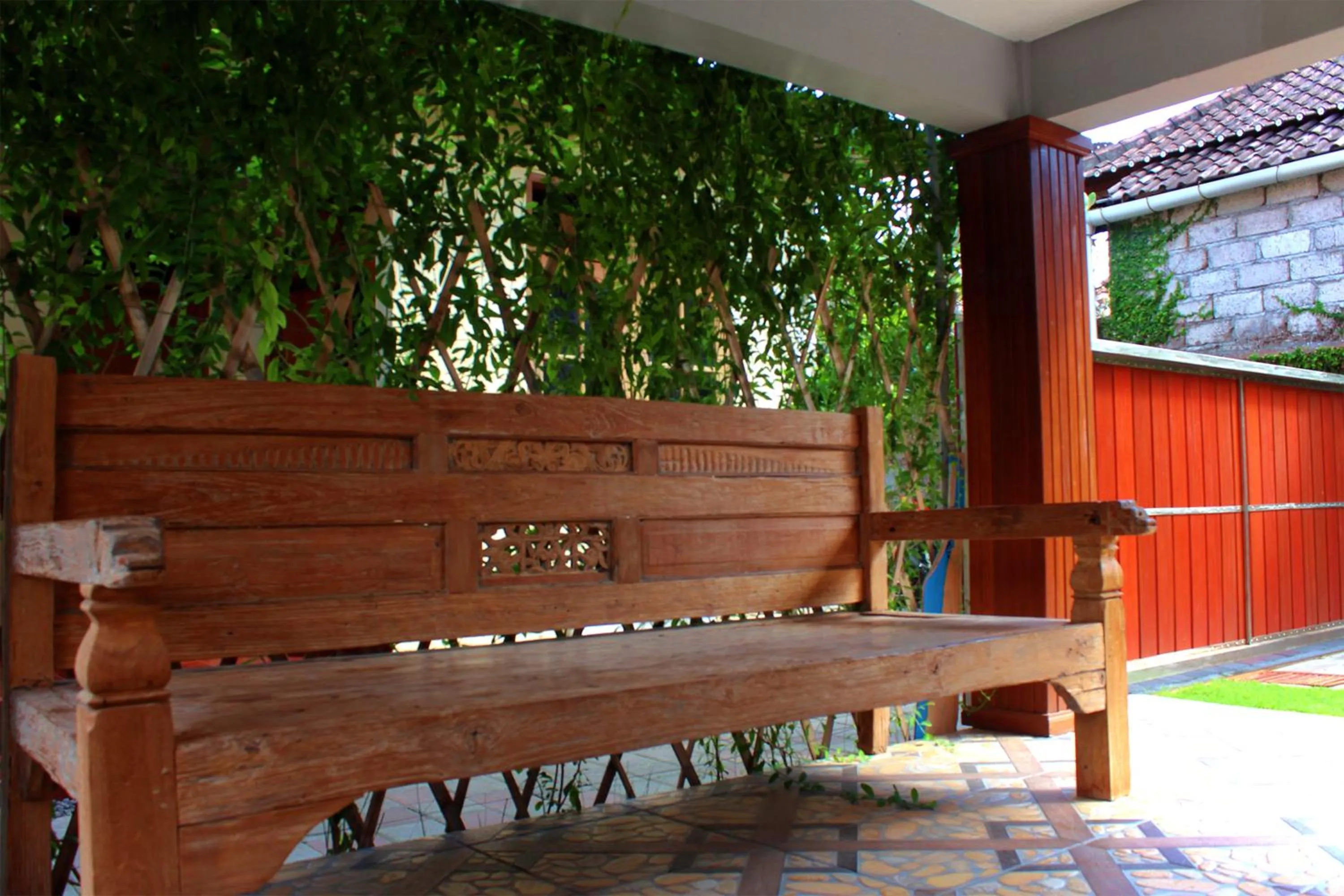 Facade/entrance in CR Tris Rooms Seminyak