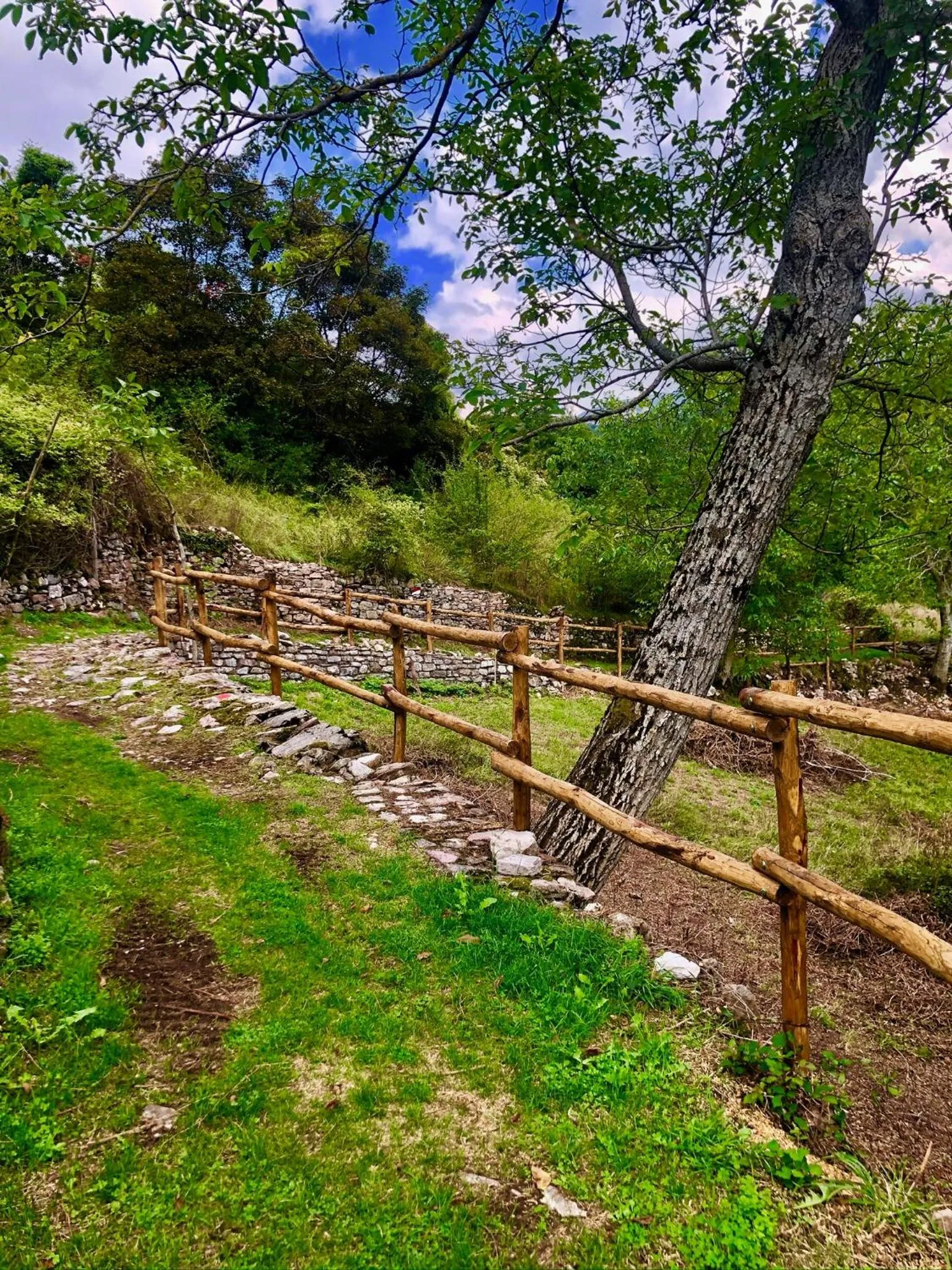 Natural landscape in Viandanti, Artisti e Sognatori