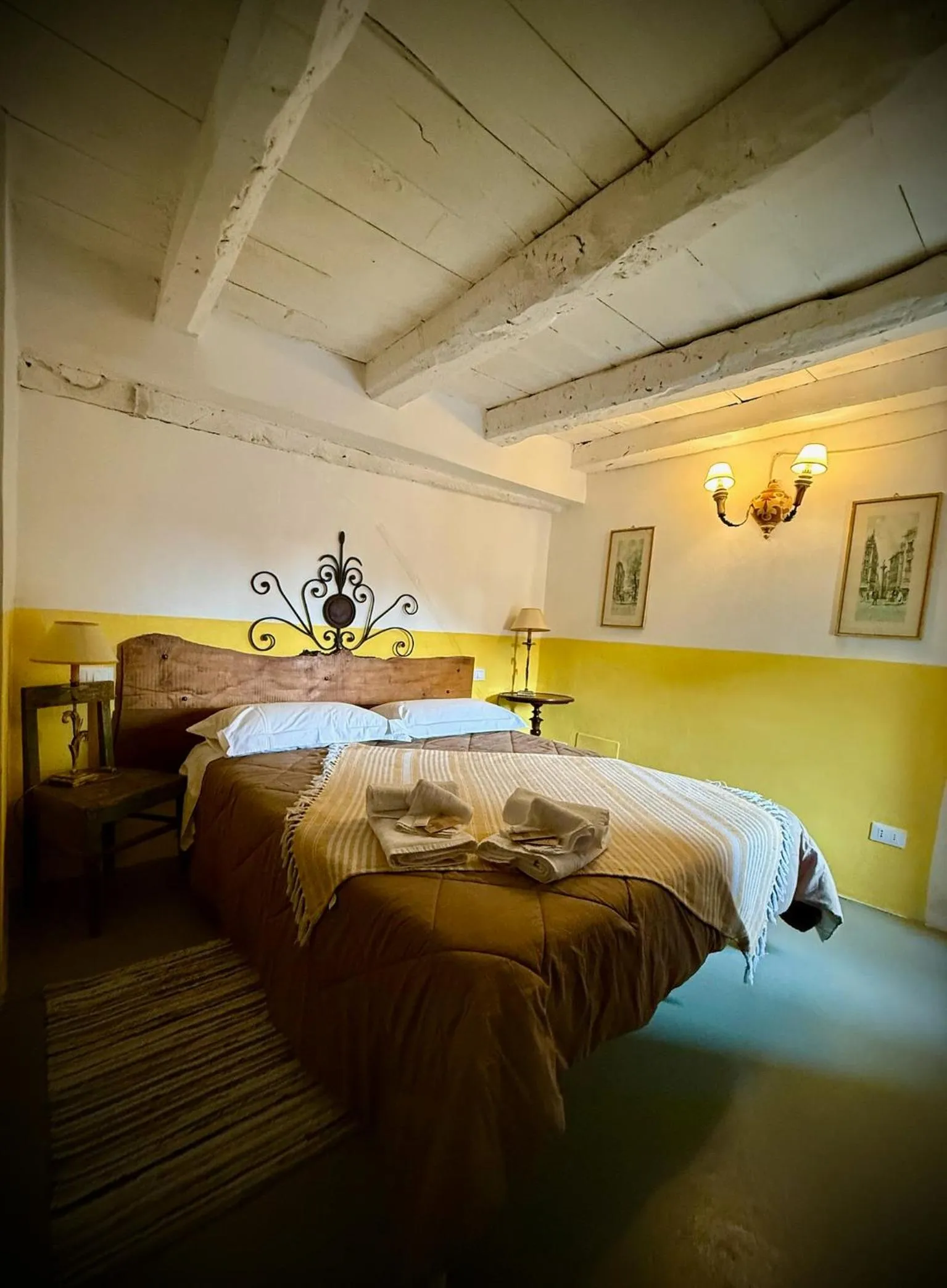 Bed in Viandanti, Artisti e Sognatori