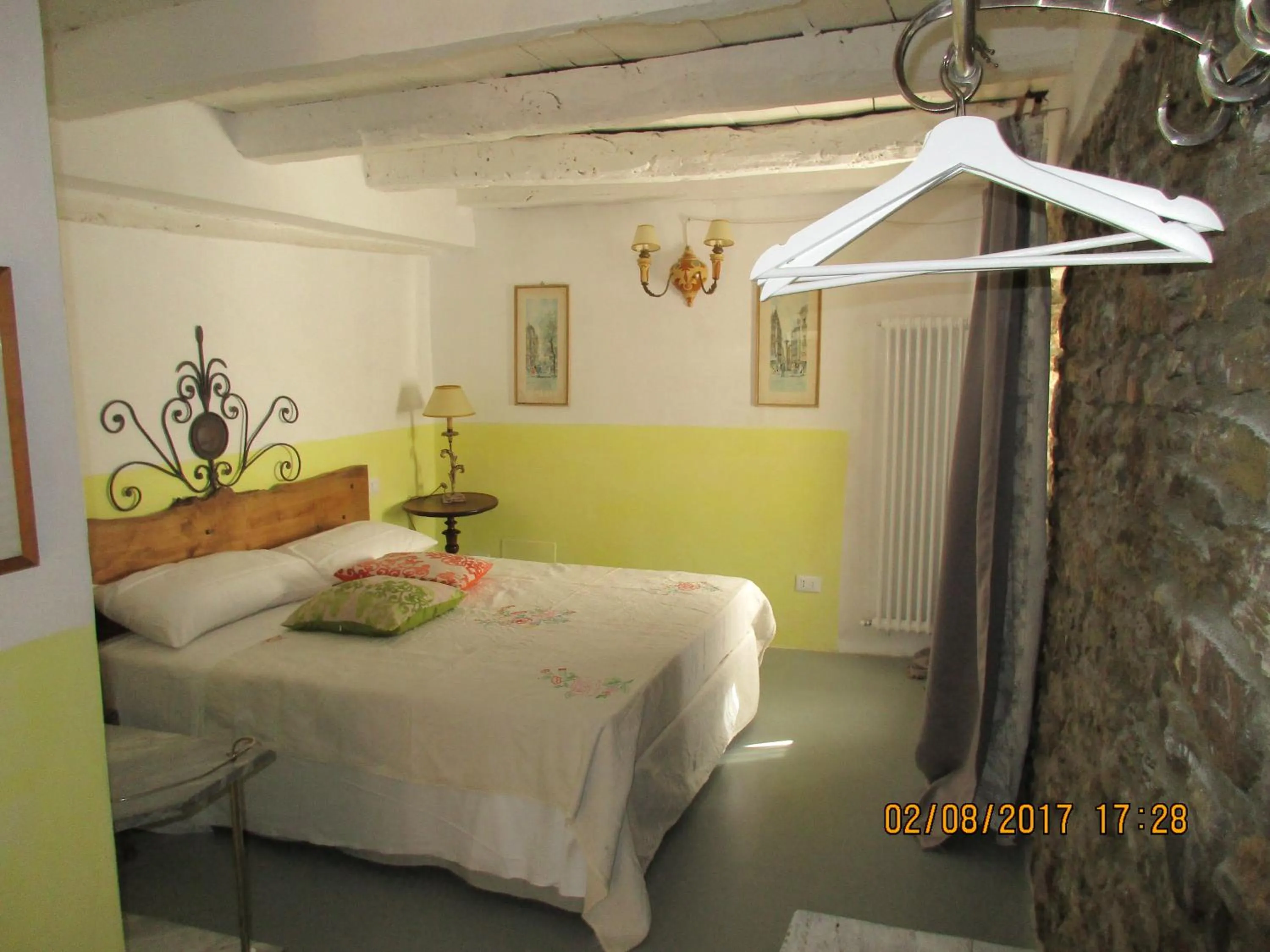 Bed in Viandanti, Artisti e Sognatori