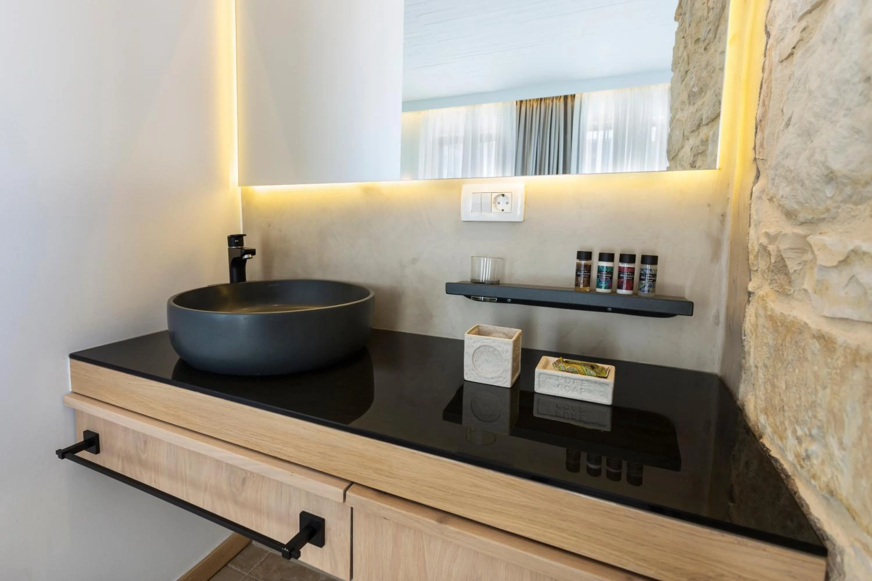 Bathroom in Kalamaki Luxury Suites