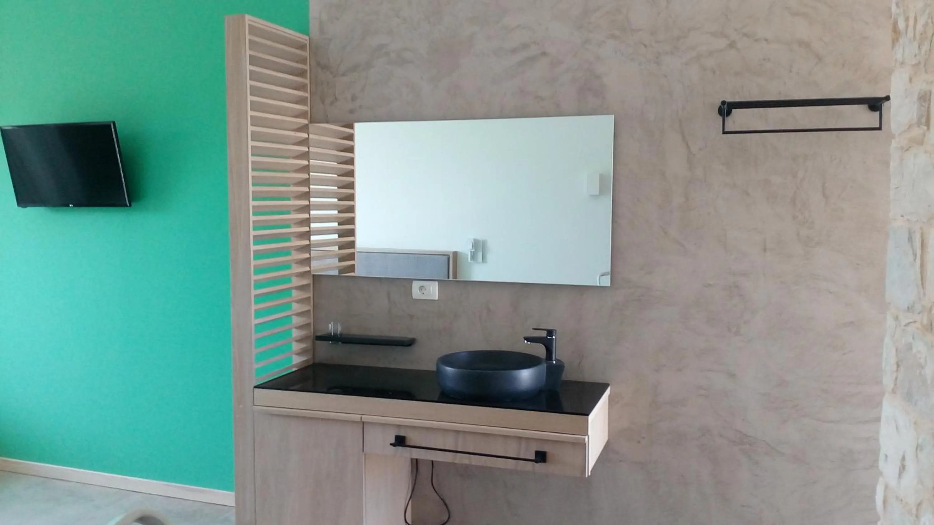 TV and multimedia in Kalamaki Luxury Suites