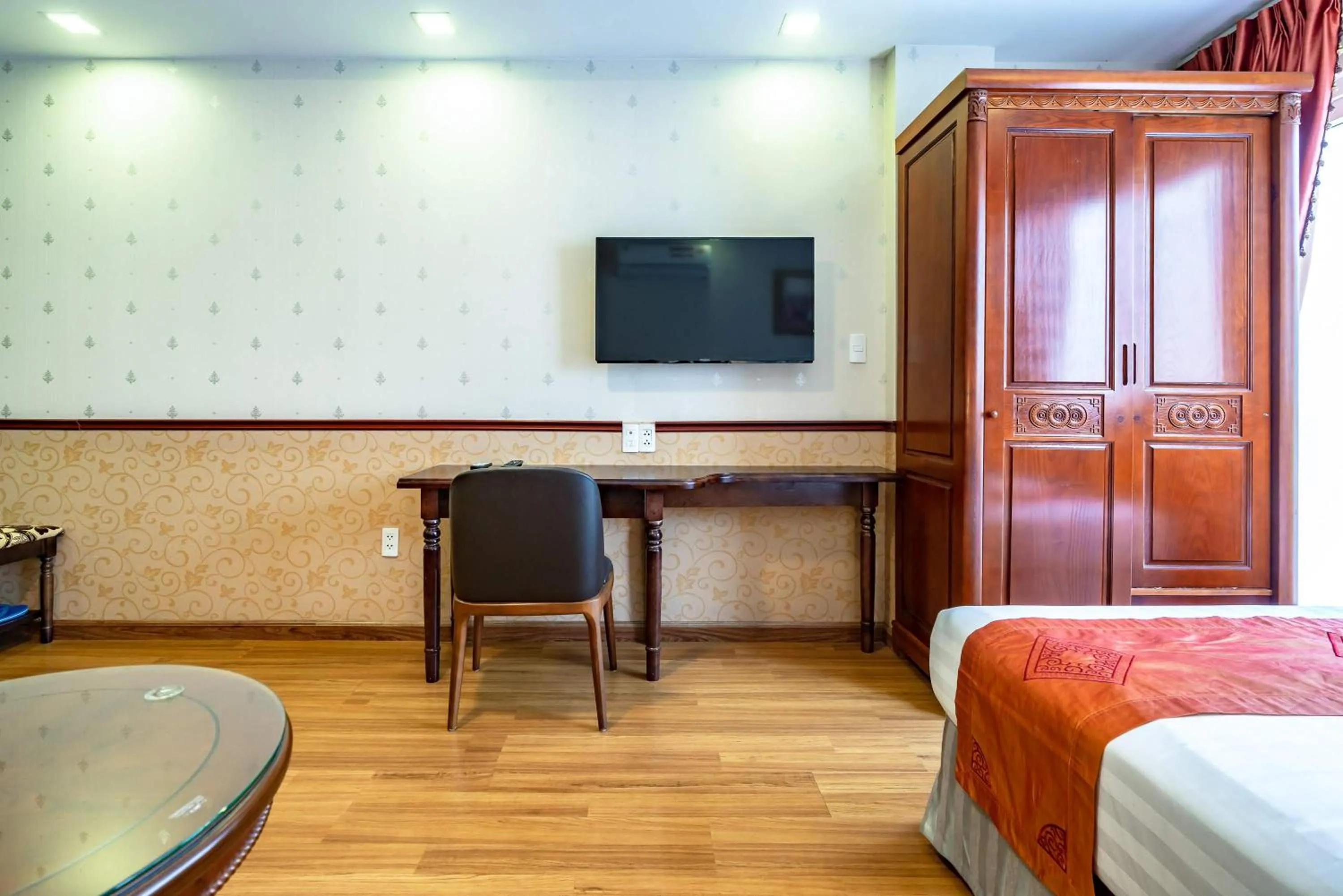 Bedroom, Bed in Collection O Emerald Luxury Apartment - Near SECC