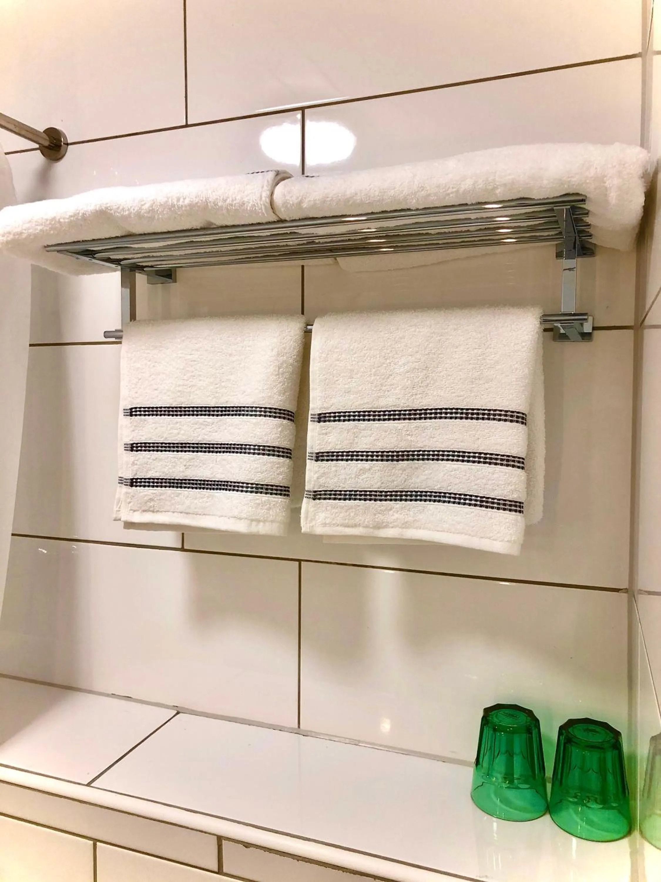 Shower in Andefu Hotel am Kantpark