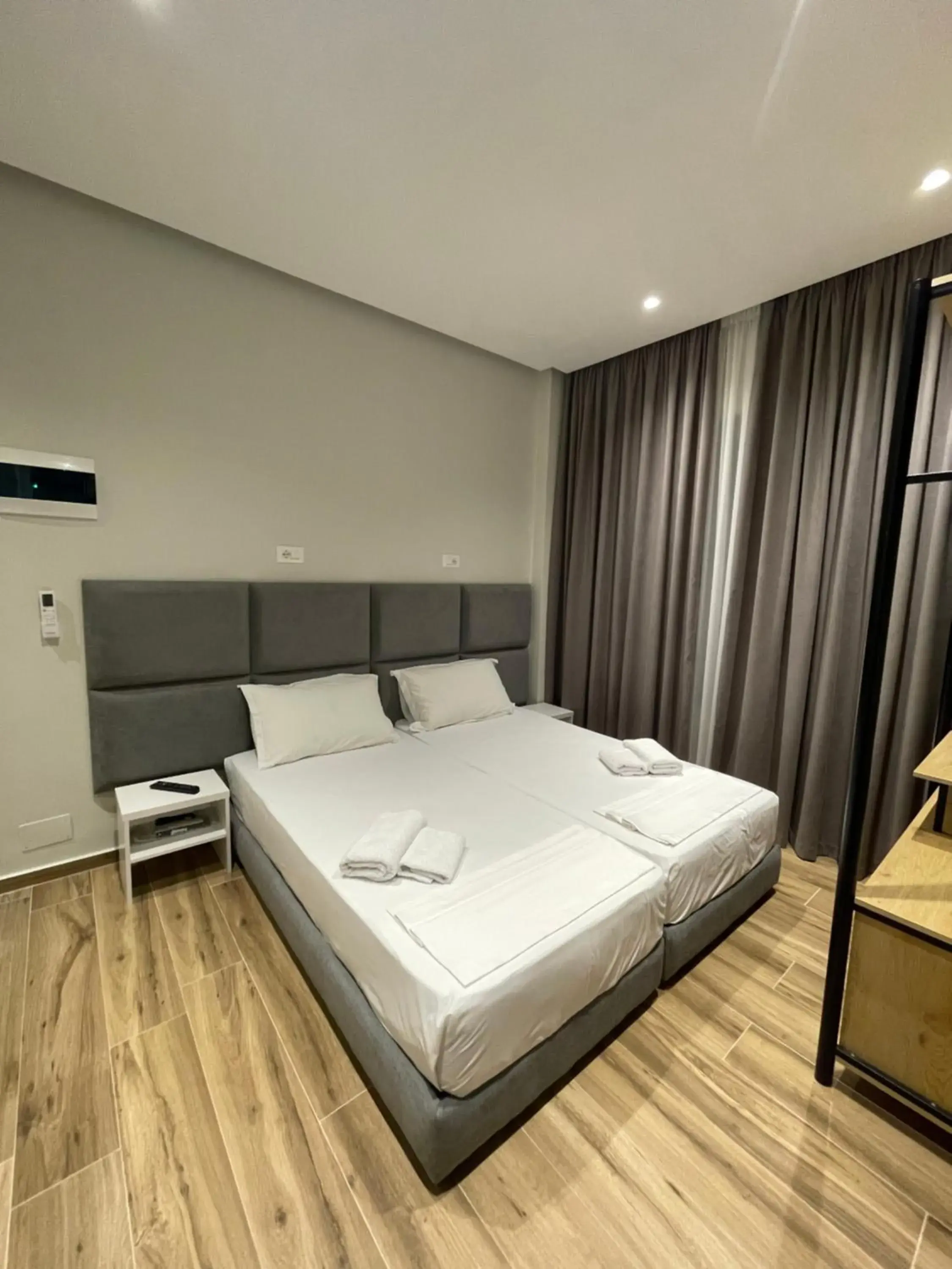 Deluxe Double or Twin Room with Balcony in Hotel Rai Deluxe Double or Twin Room with Balcony in Hotel Rai