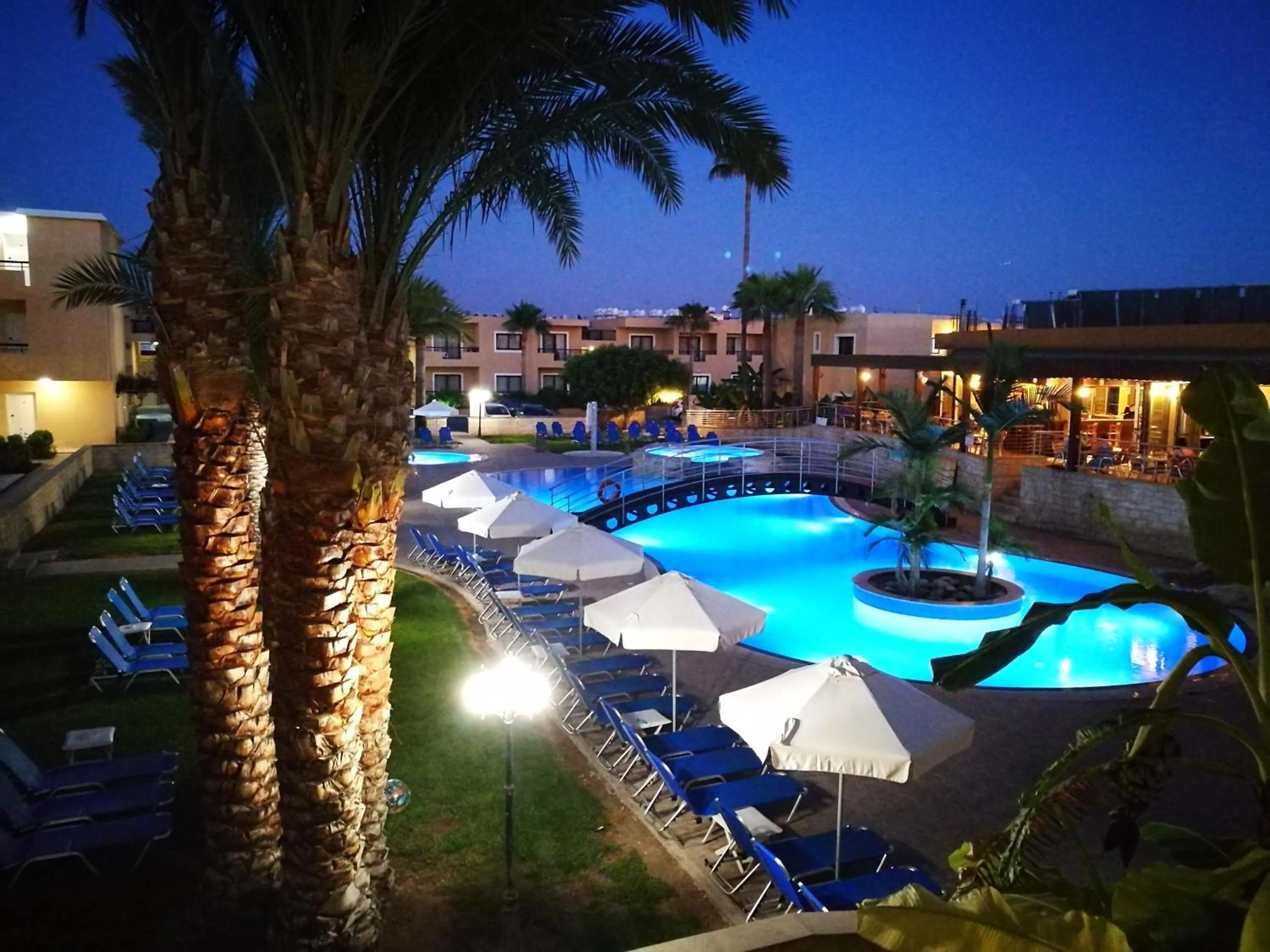 Swimming pool in Pagona Holiday Apartments