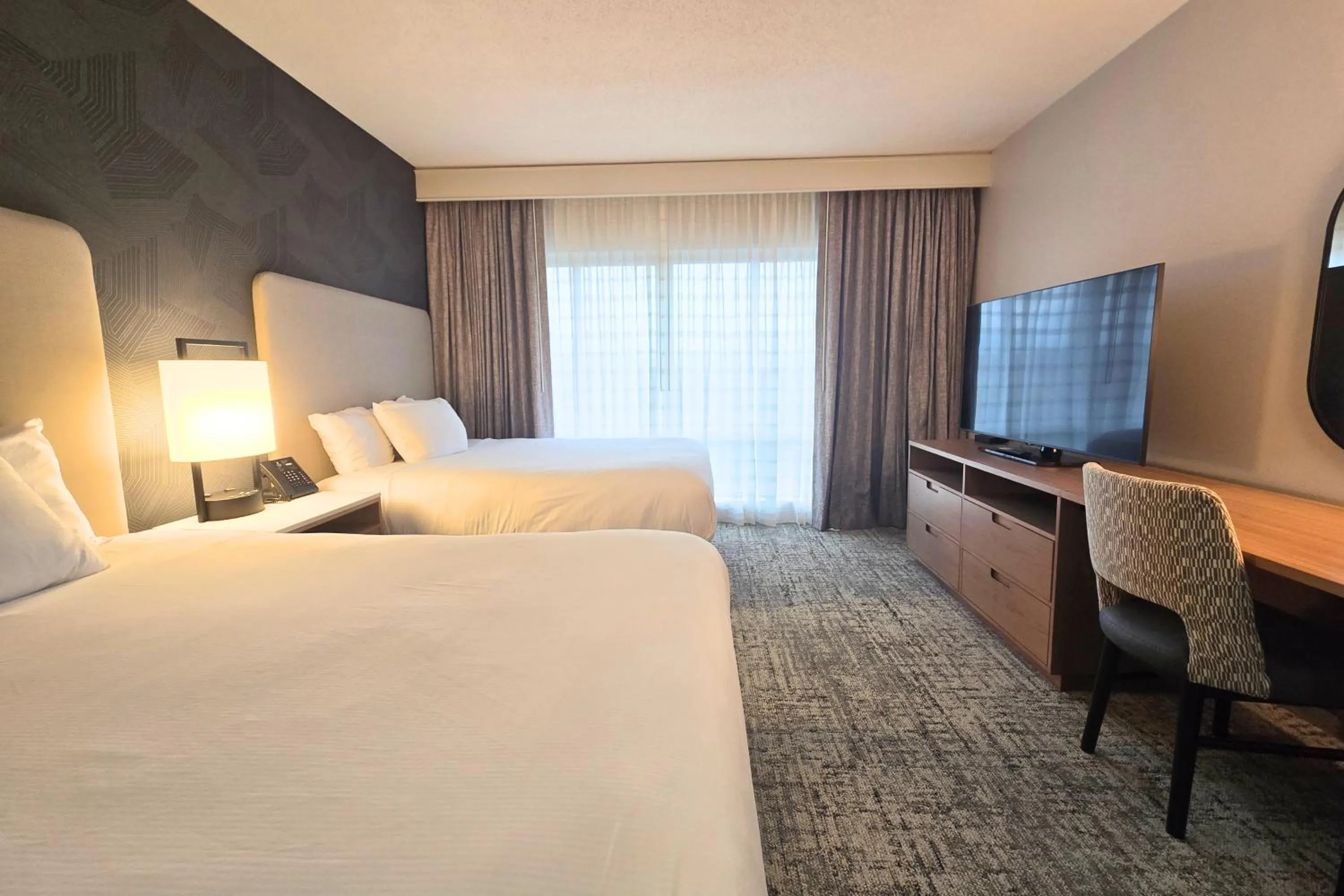 Bedroom, Bed in Embassy Suites by Hilton Franklin Cool Spring