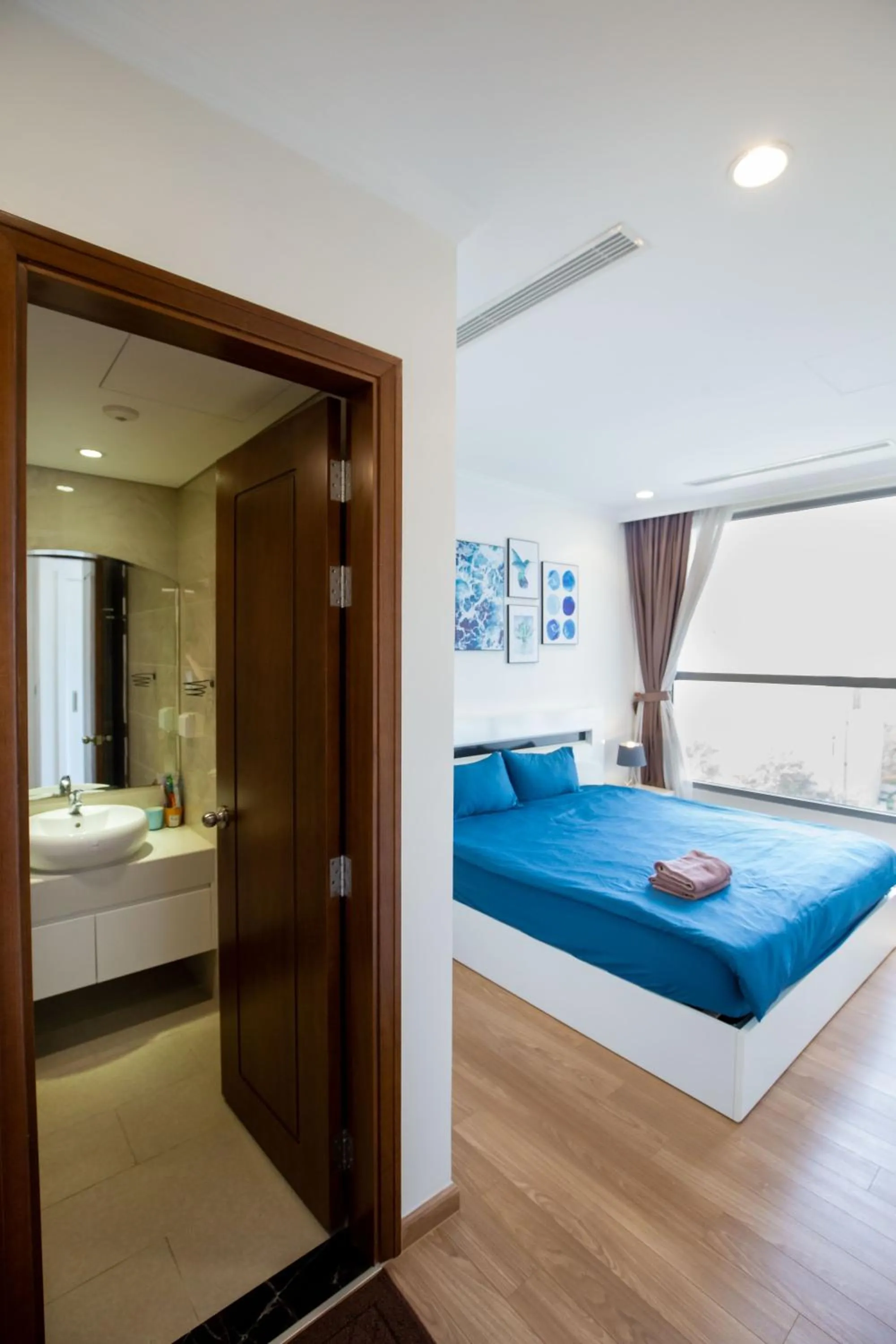 Bed in Full House Times City