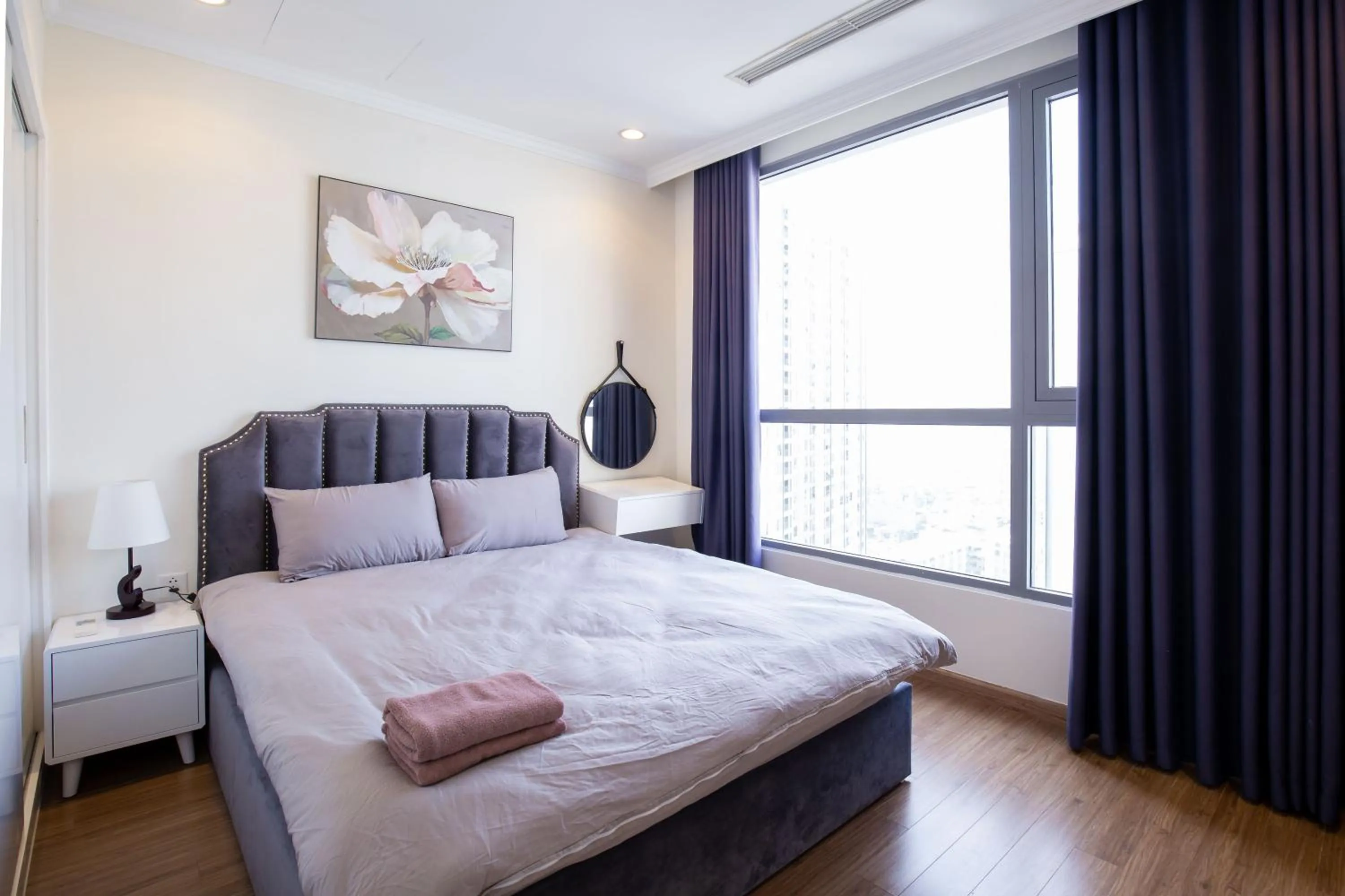 Bed in Full House Times City