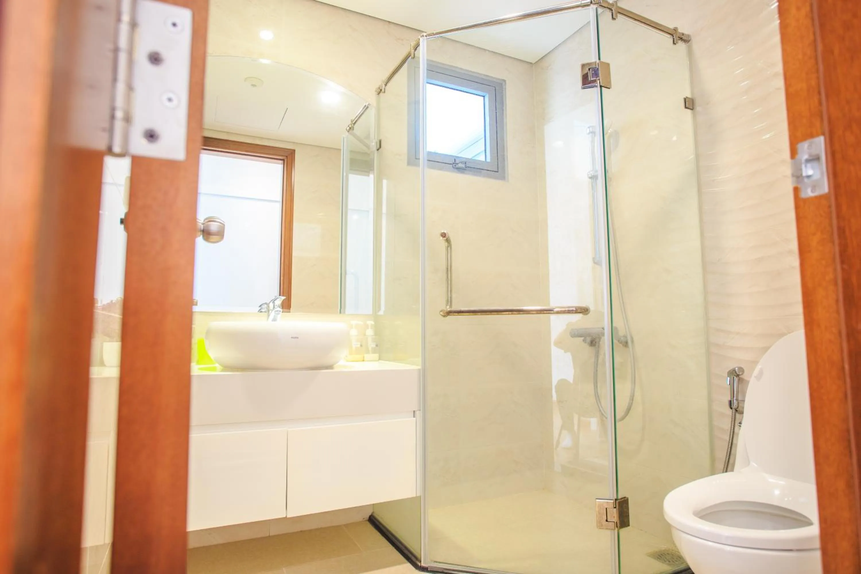 Bathroom in Full House Times City