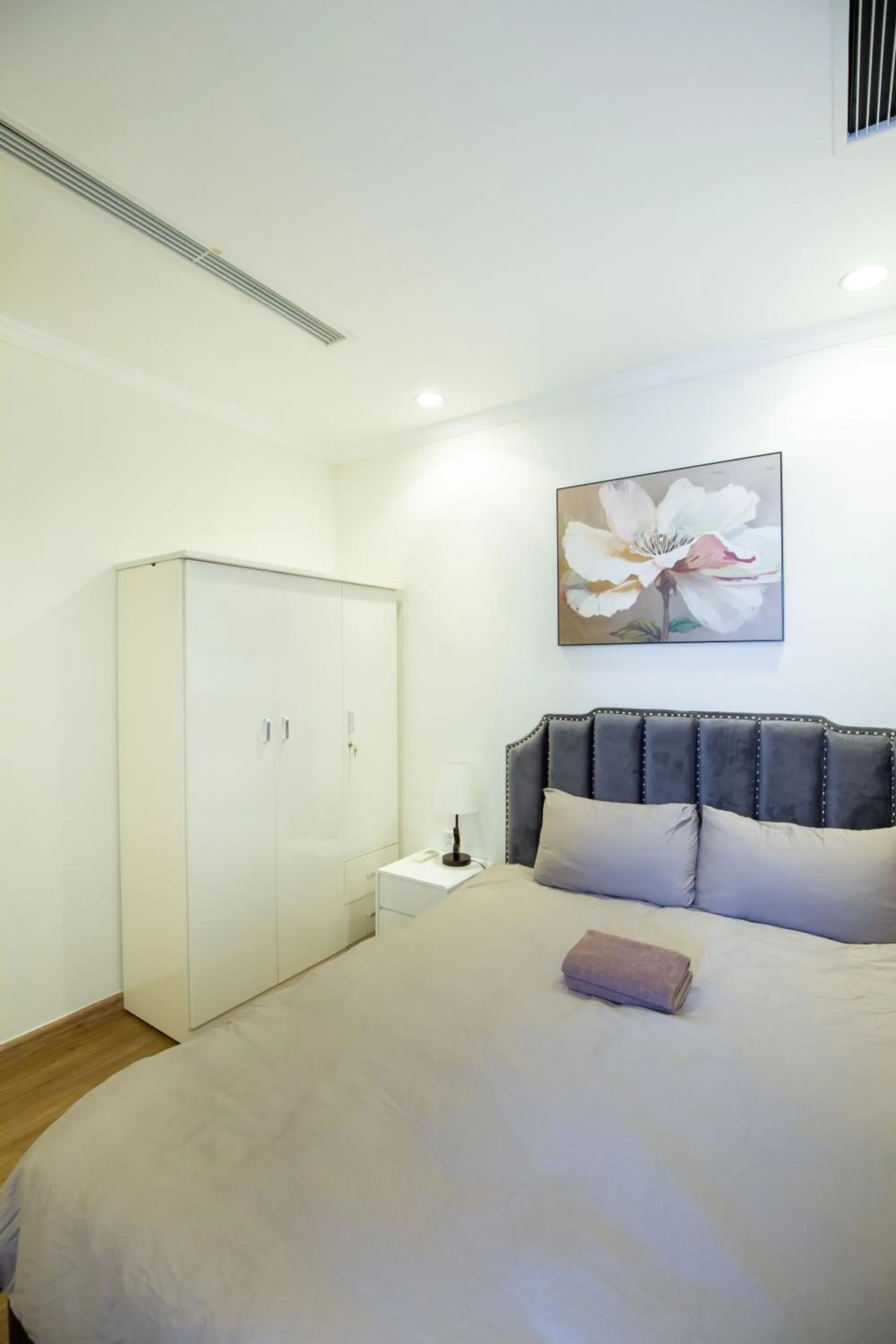 Bed in Full House Times City