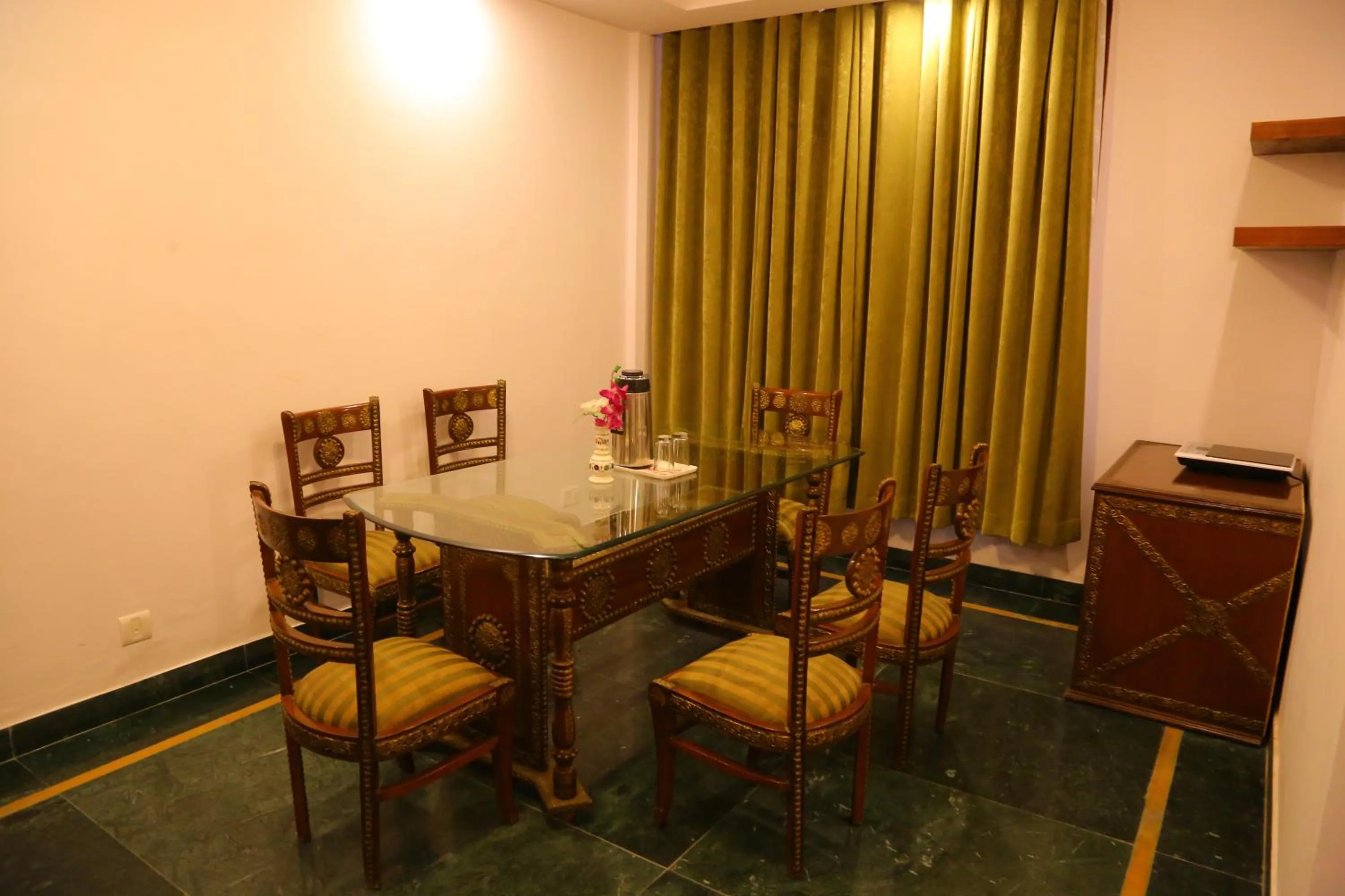Dining area in Magsons Resorts