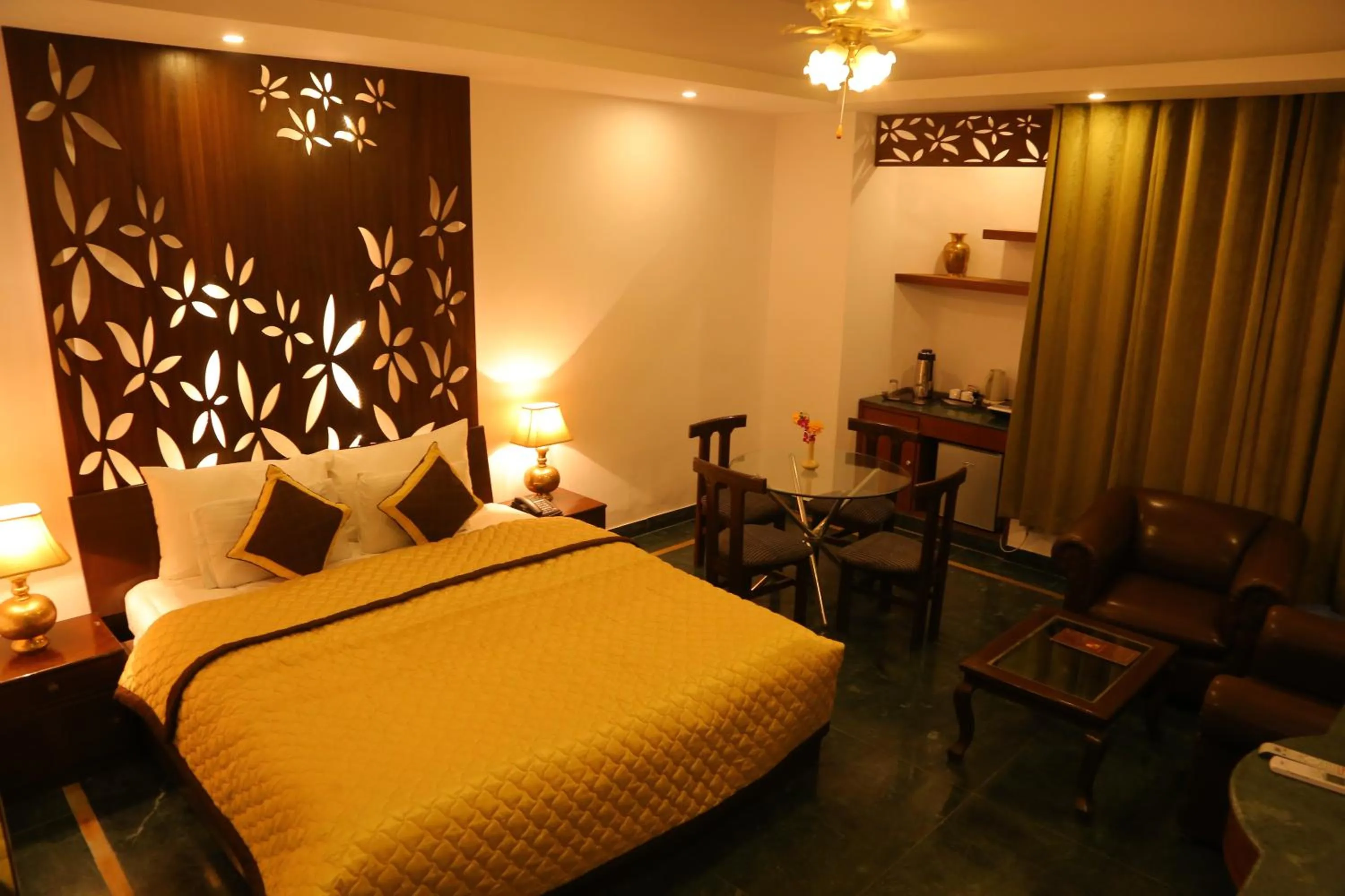 Photo of the whole room, Bed in Magsons Resorts