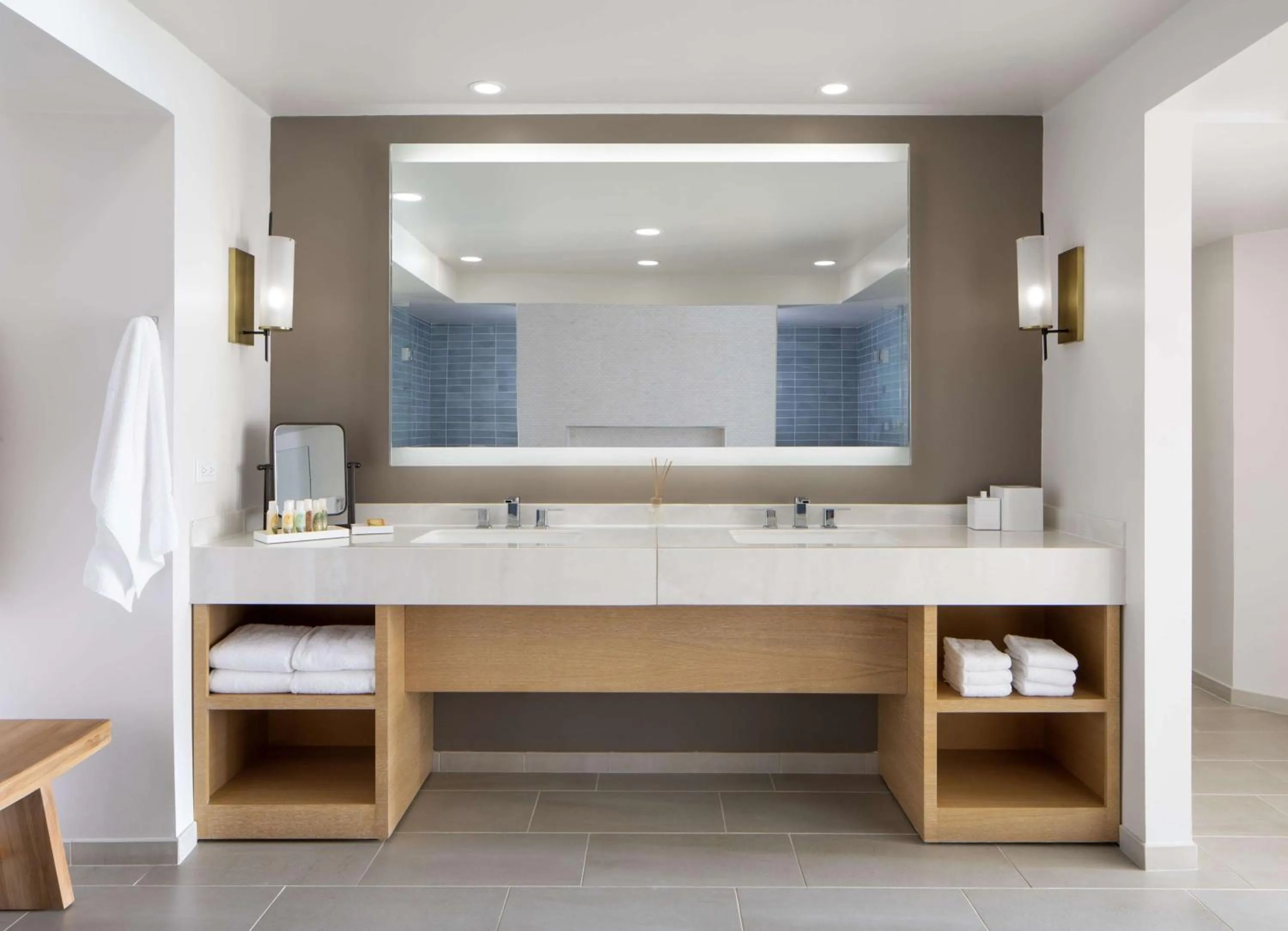 Photo of the whole room in The Royal Sonesta Kauai Resort Lihue