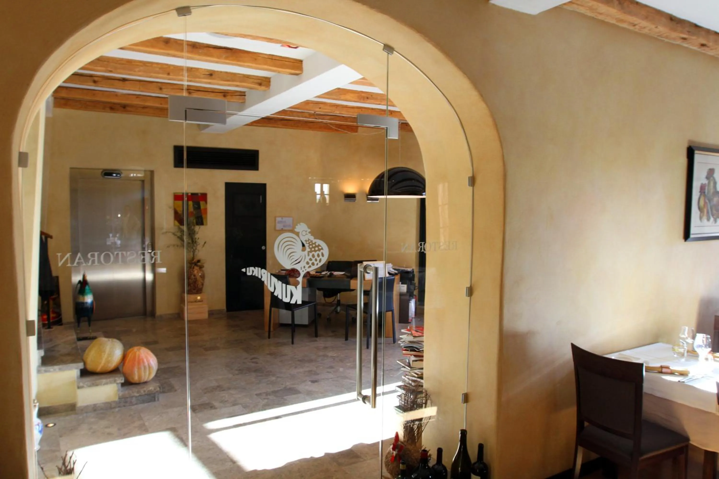 Restaurant/places to eat in Heritage Hotel Kukuriku