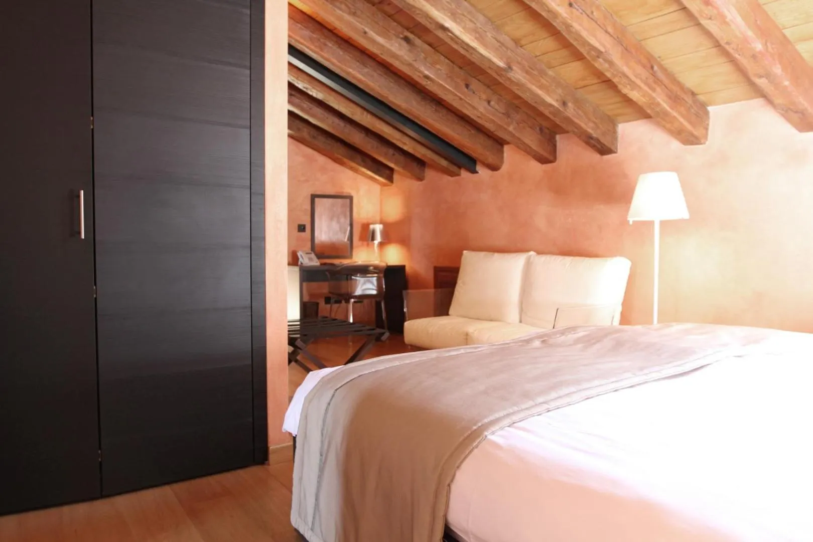 Decorative detail, Bed in Heritage Hotel Kukuriku