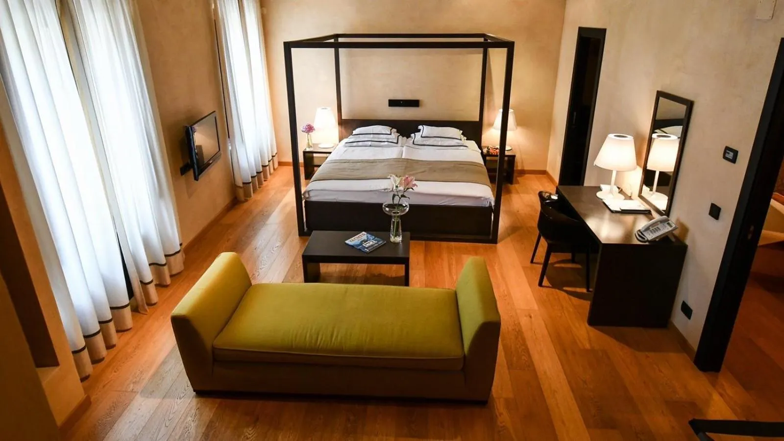 Bed in Heritage Hotel Kukuriku