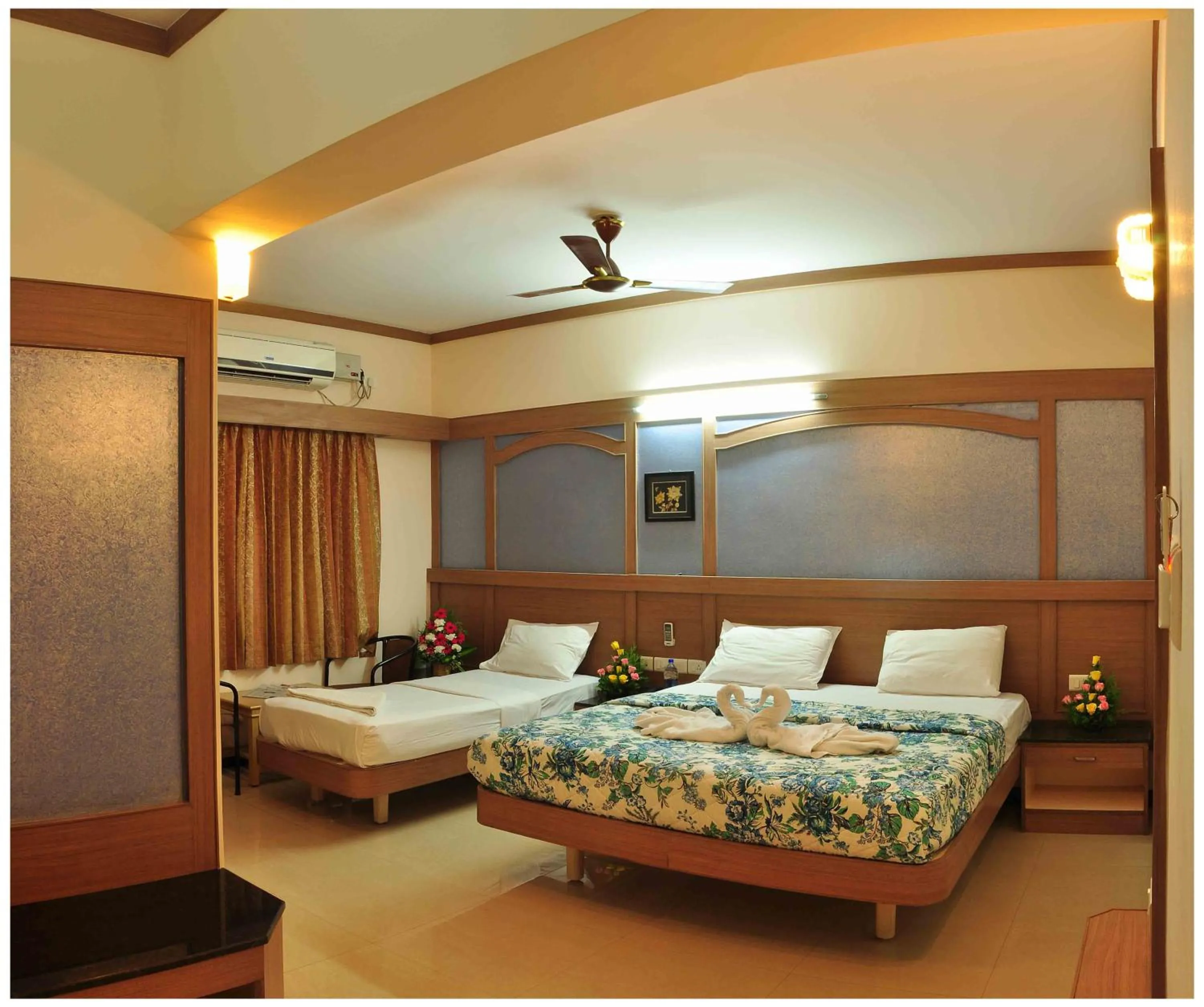 Bedroom, Bed in SK Residency