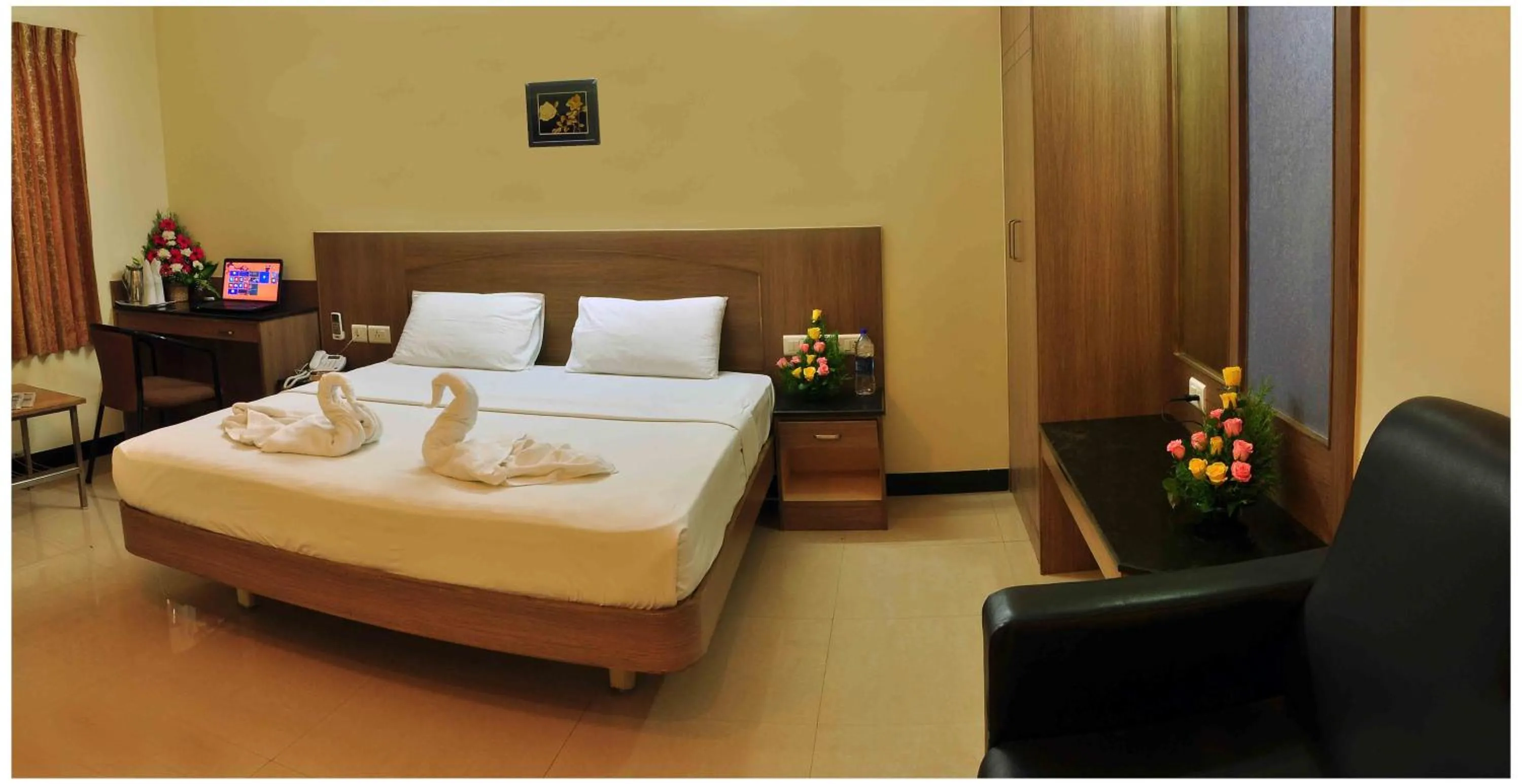Bedroom, Bed in SK Residency