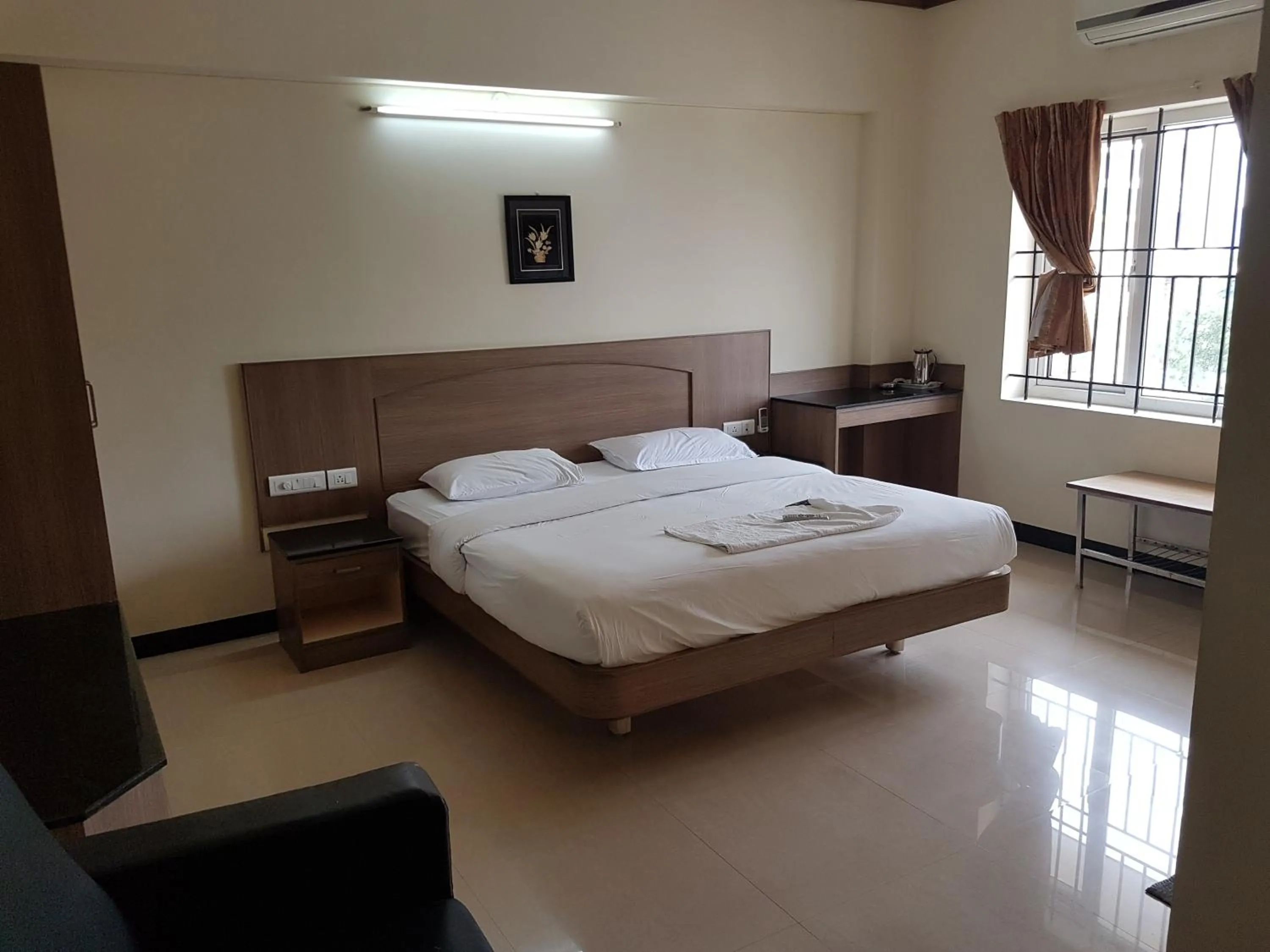 Bedroom, Bed in SK Residency