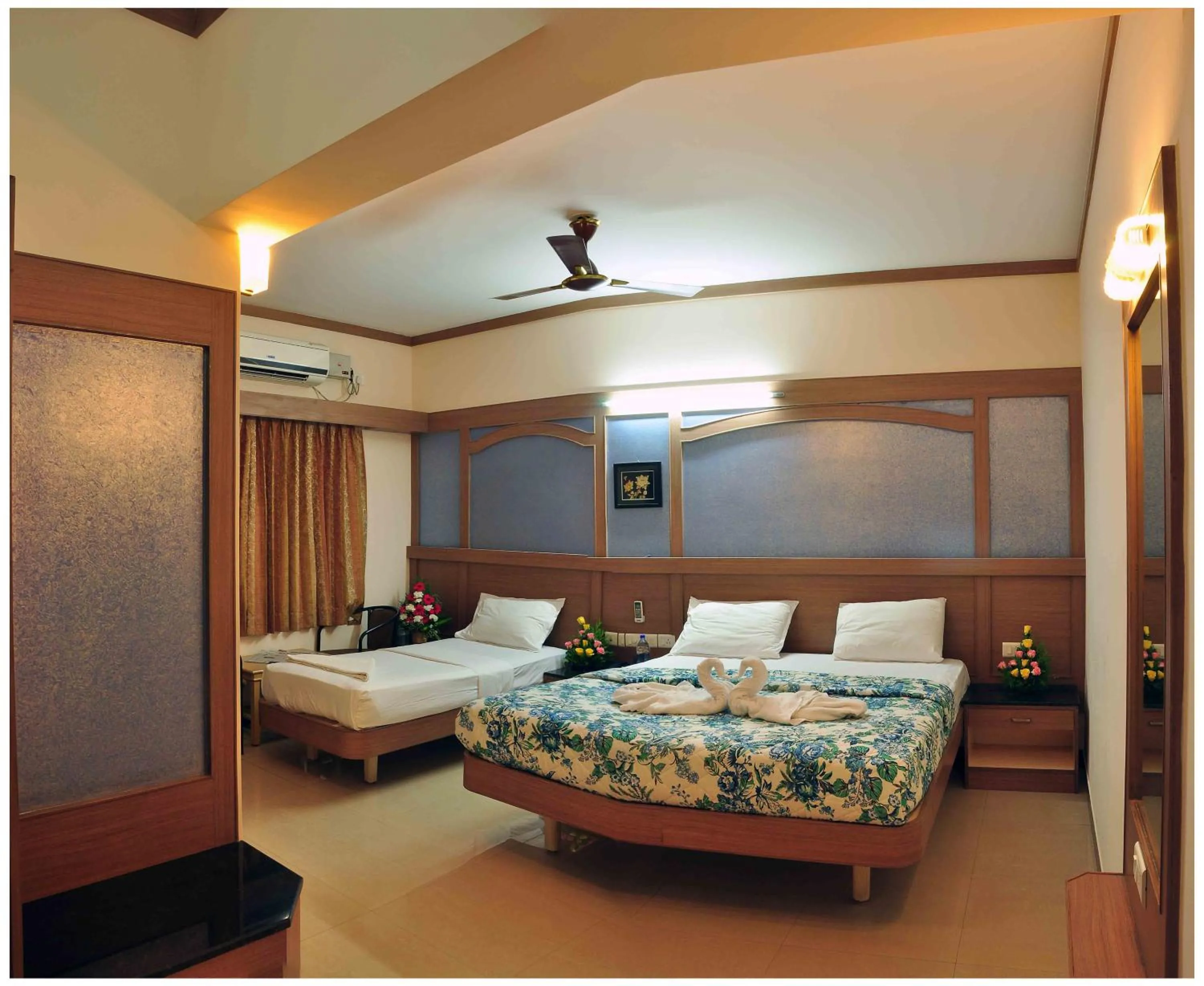 Bedroom, Bed in SK Residency
