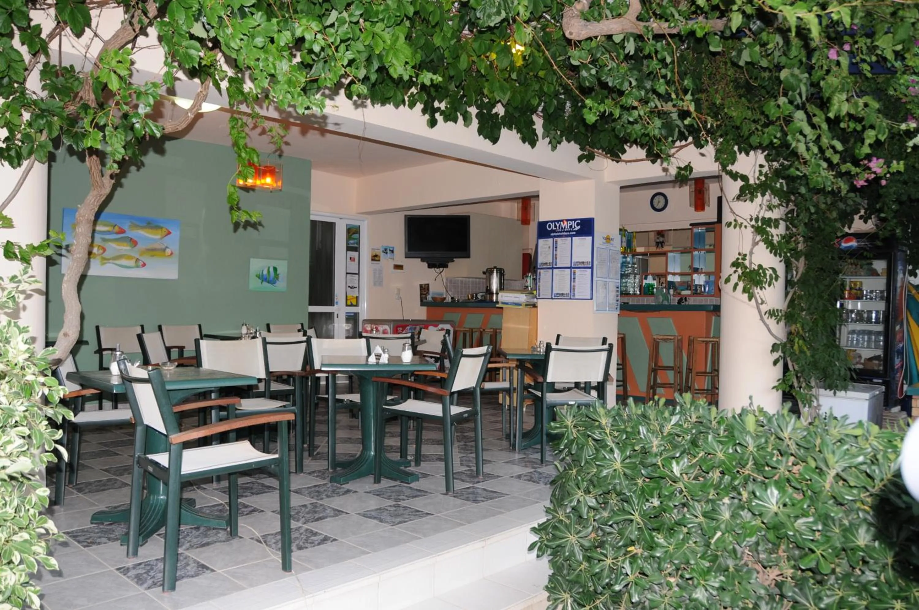 Restaurant/places to eat in Costas & Chrysoula