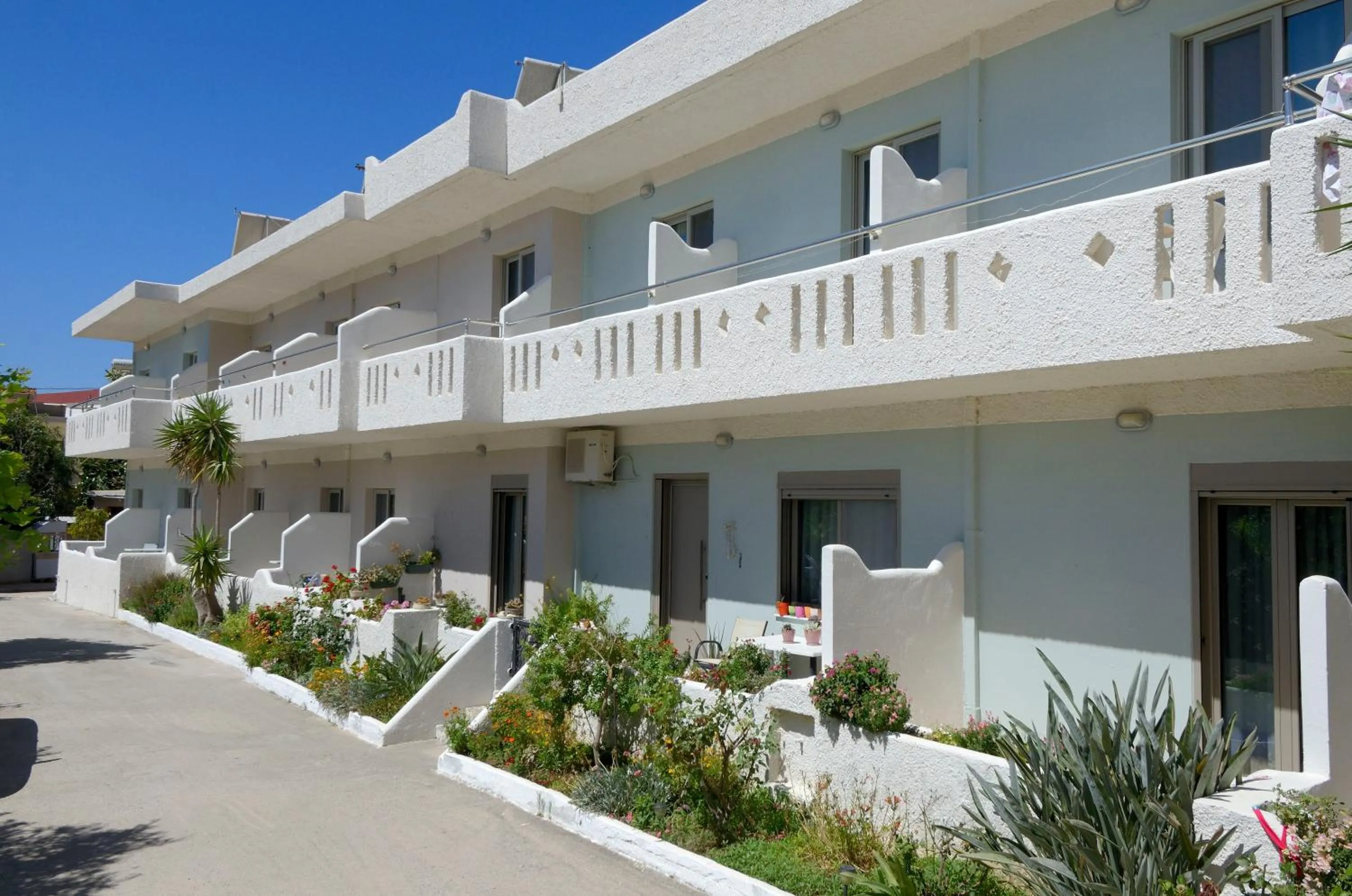 Facade/entrance in Costas & Chrysoula