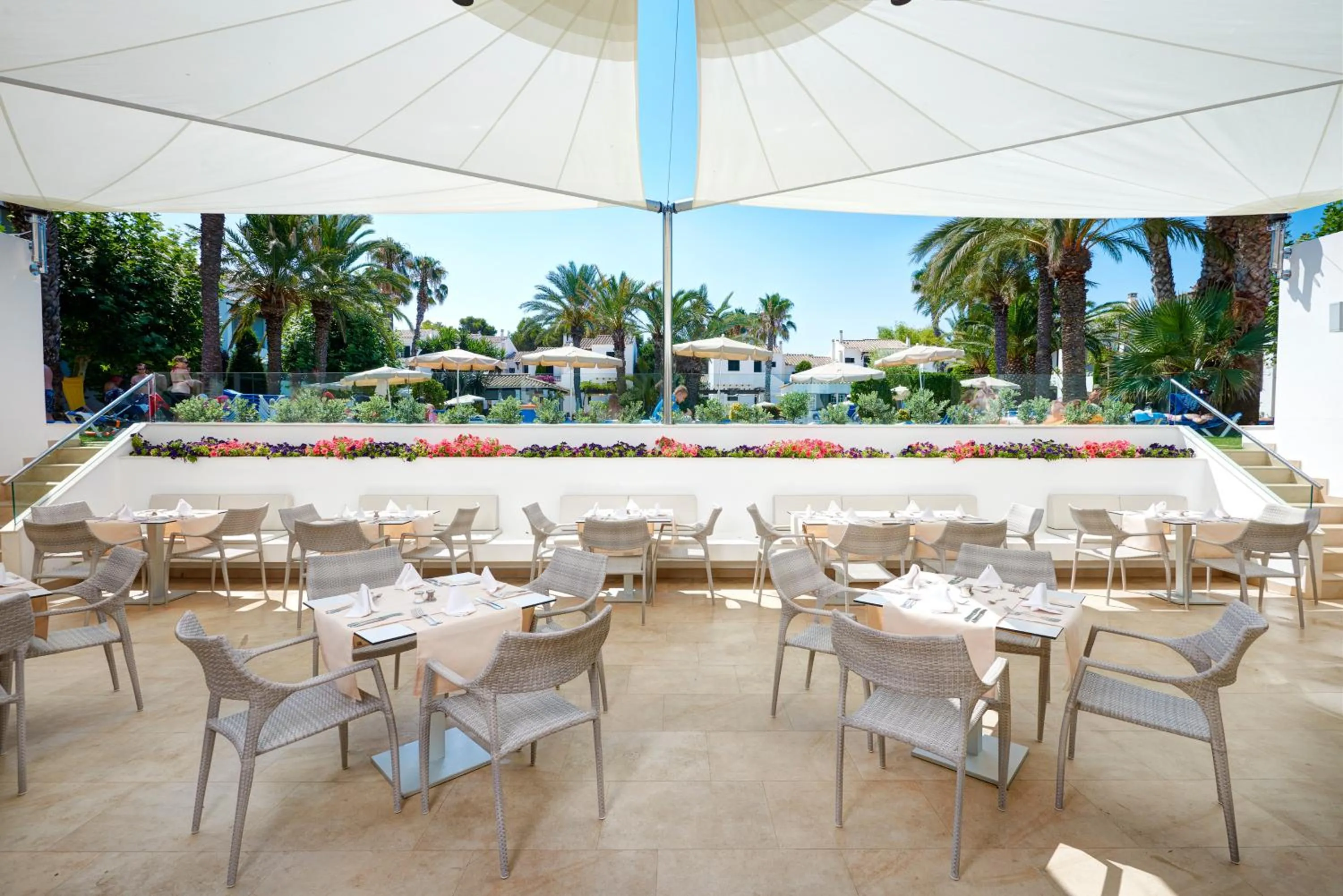 Restaurant/places to eat in Grupotel Club Menorca
