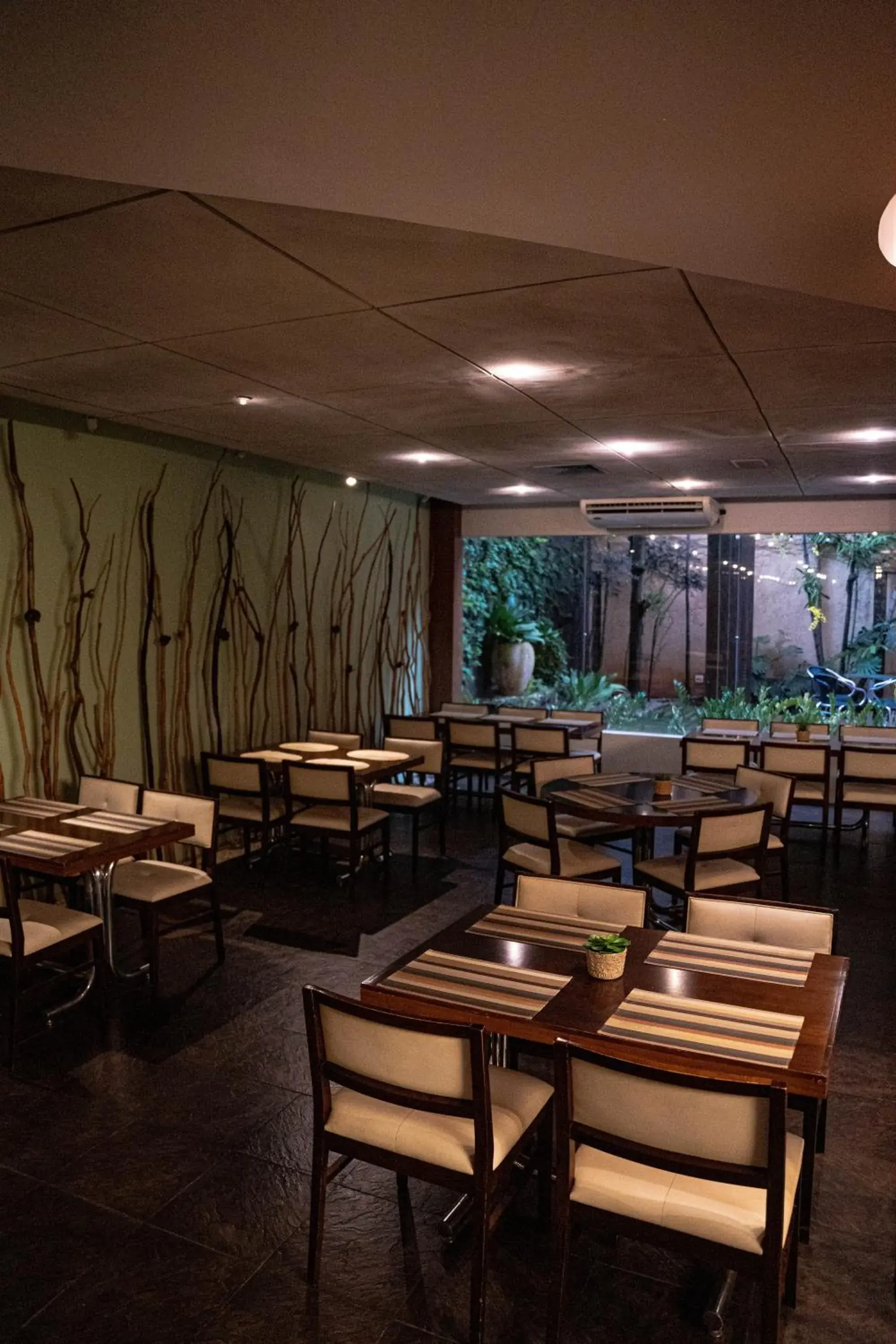 Restaurant/places to eat in Black Stream Hotel Restaurant/places to eat in Black Stream Hotel