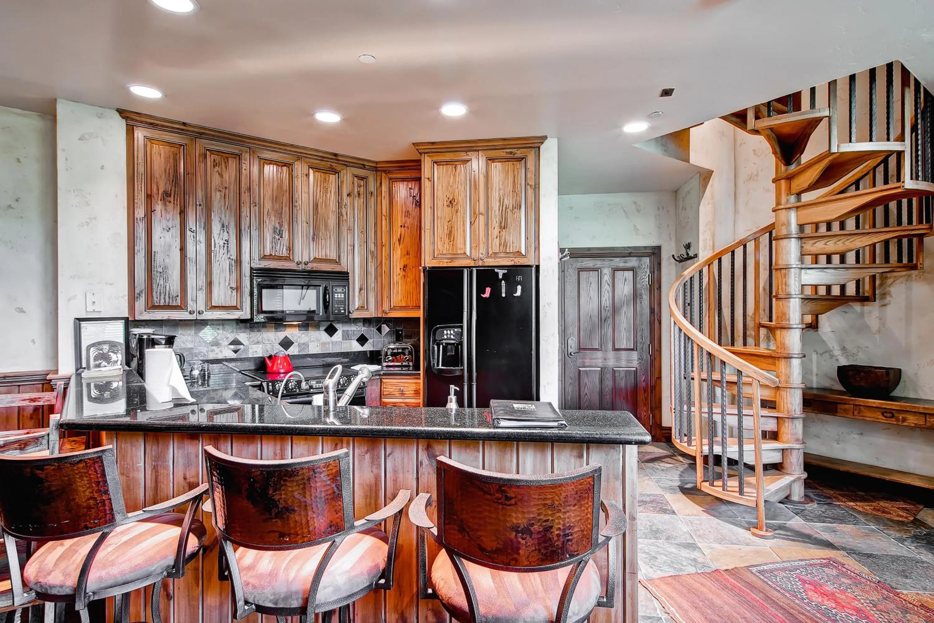 Kitchen/Kitchenette in Highlands Lodge #107