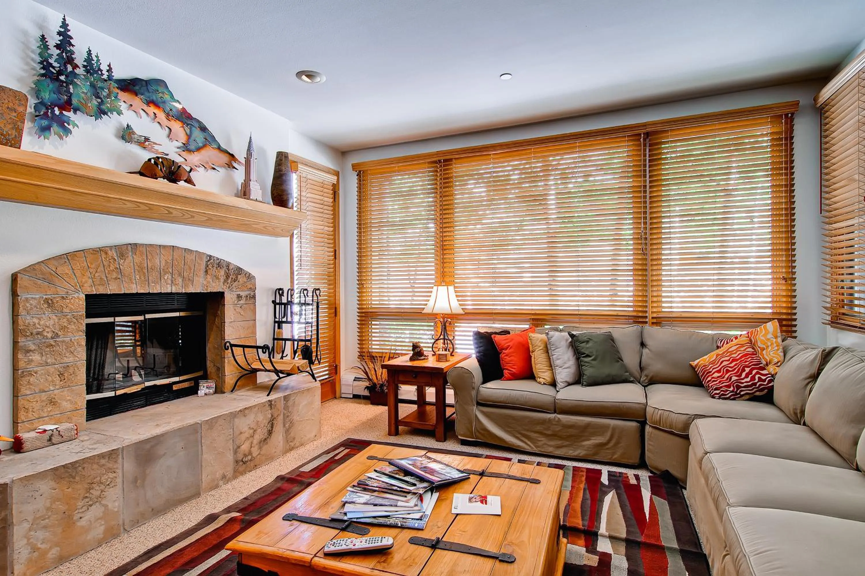 Seating Area in Highlands Lodge #107