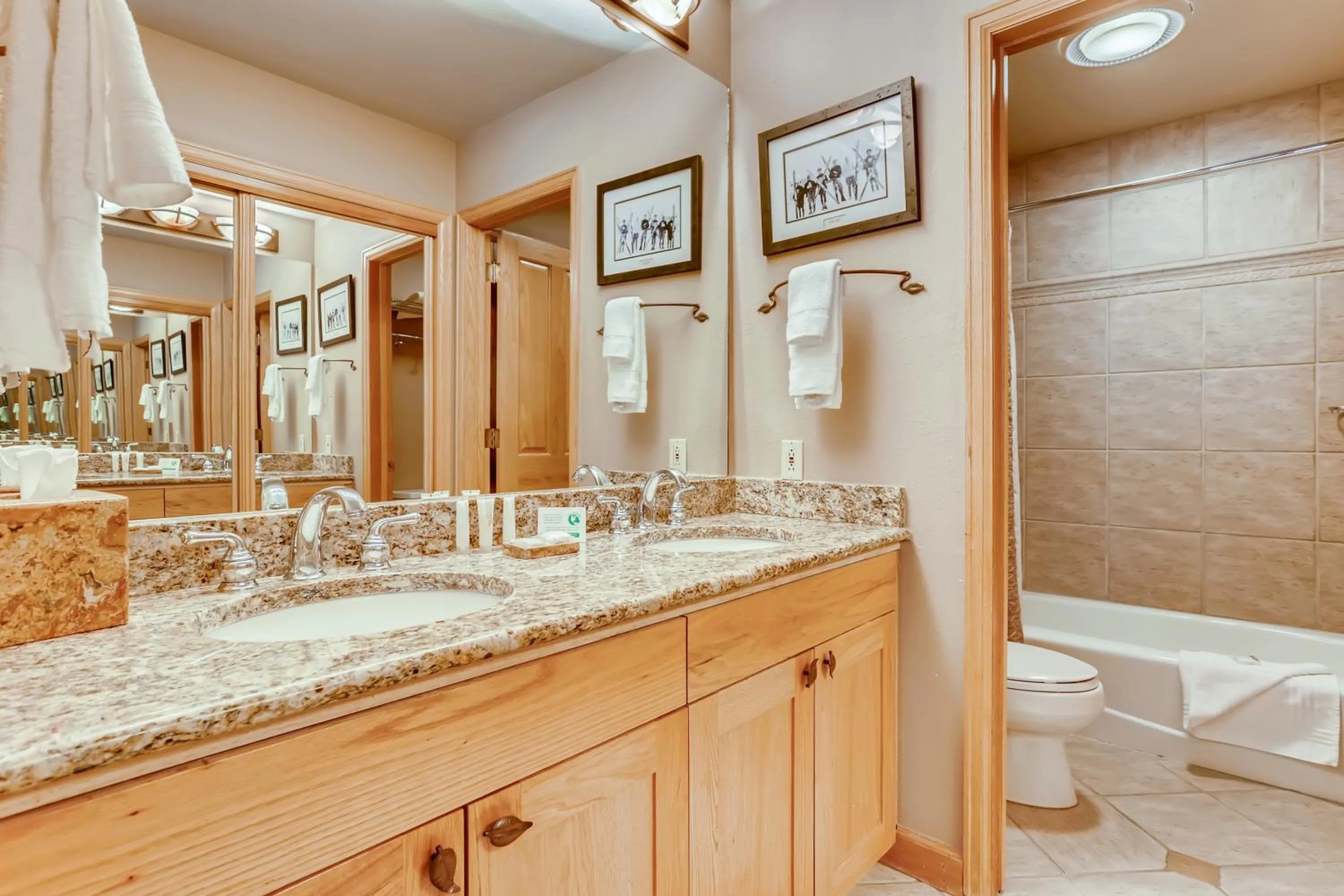 Bathroom in Highlands Lodge #107